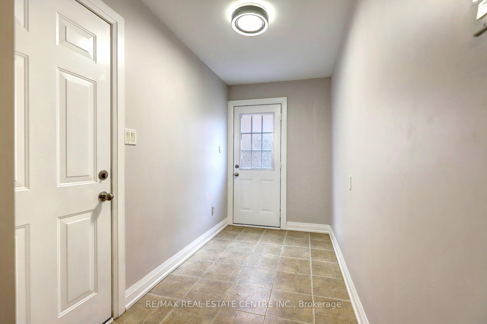 Photo 16 of 64 Meadowlark Drive, Halton Hills, Georgetown — HOMEH