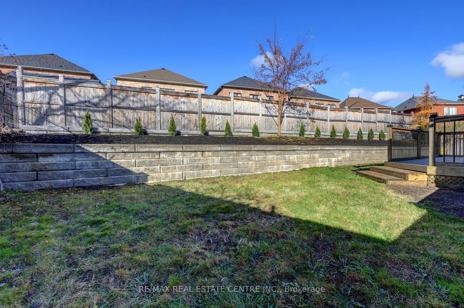 Photo 27 of 64 Meadowlark Drive, Halton Hills, Georgetown — HOMEH