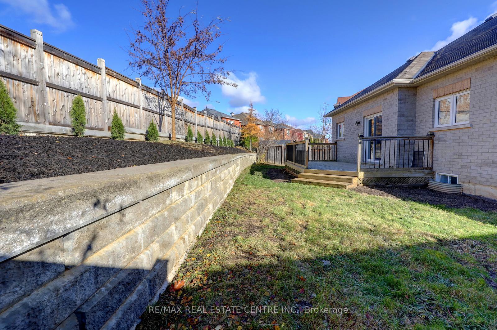 Photo 28 of 64 Meadowlark Drive, Halton Hills, Georgetown — HOMEH