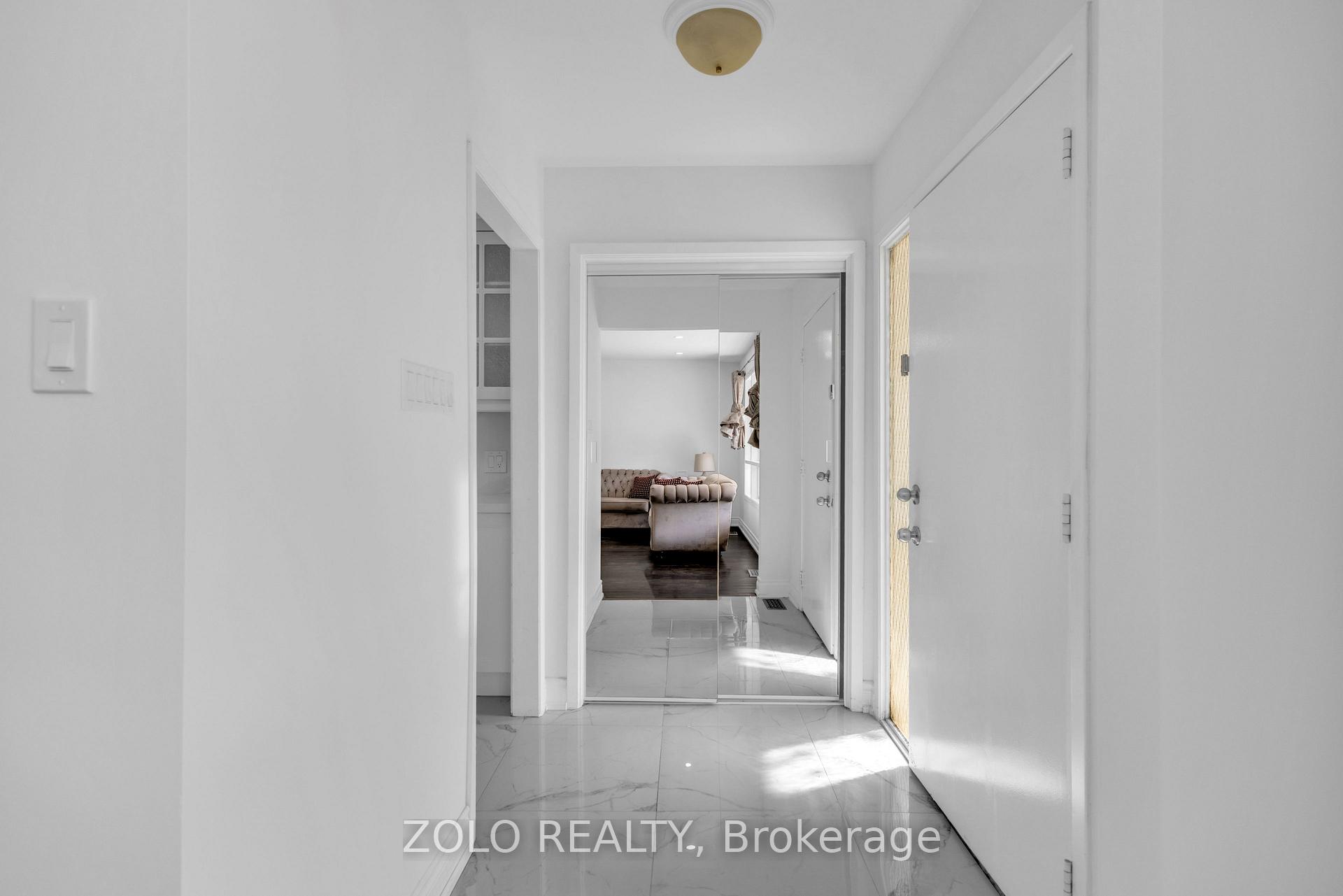 Photo 5 of 43 Davies Crescent, Barrie, Grove East — HOMEH