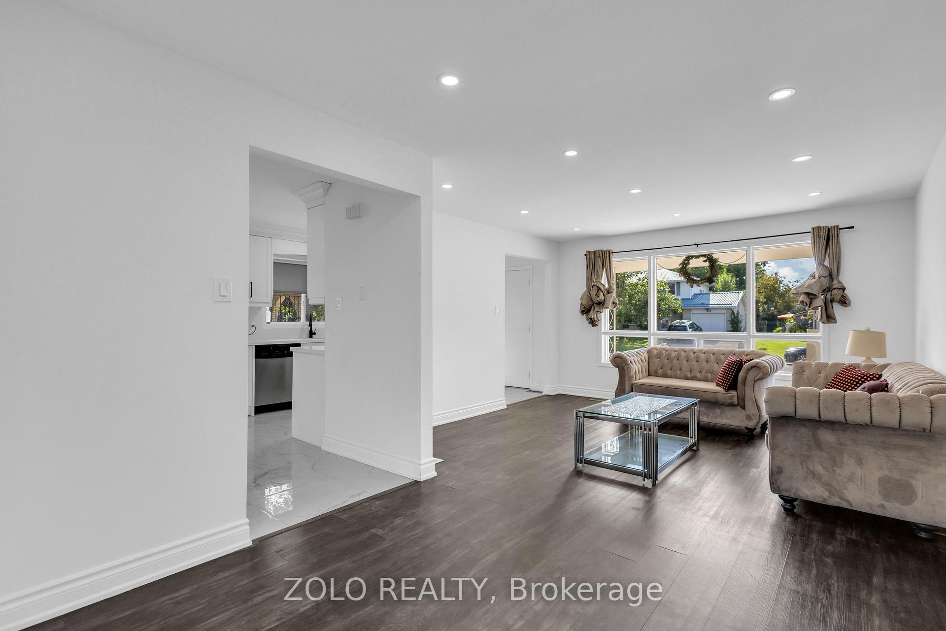Photo 8 of 43 Davies Crescent, Barrie, Grove East — HOMEH