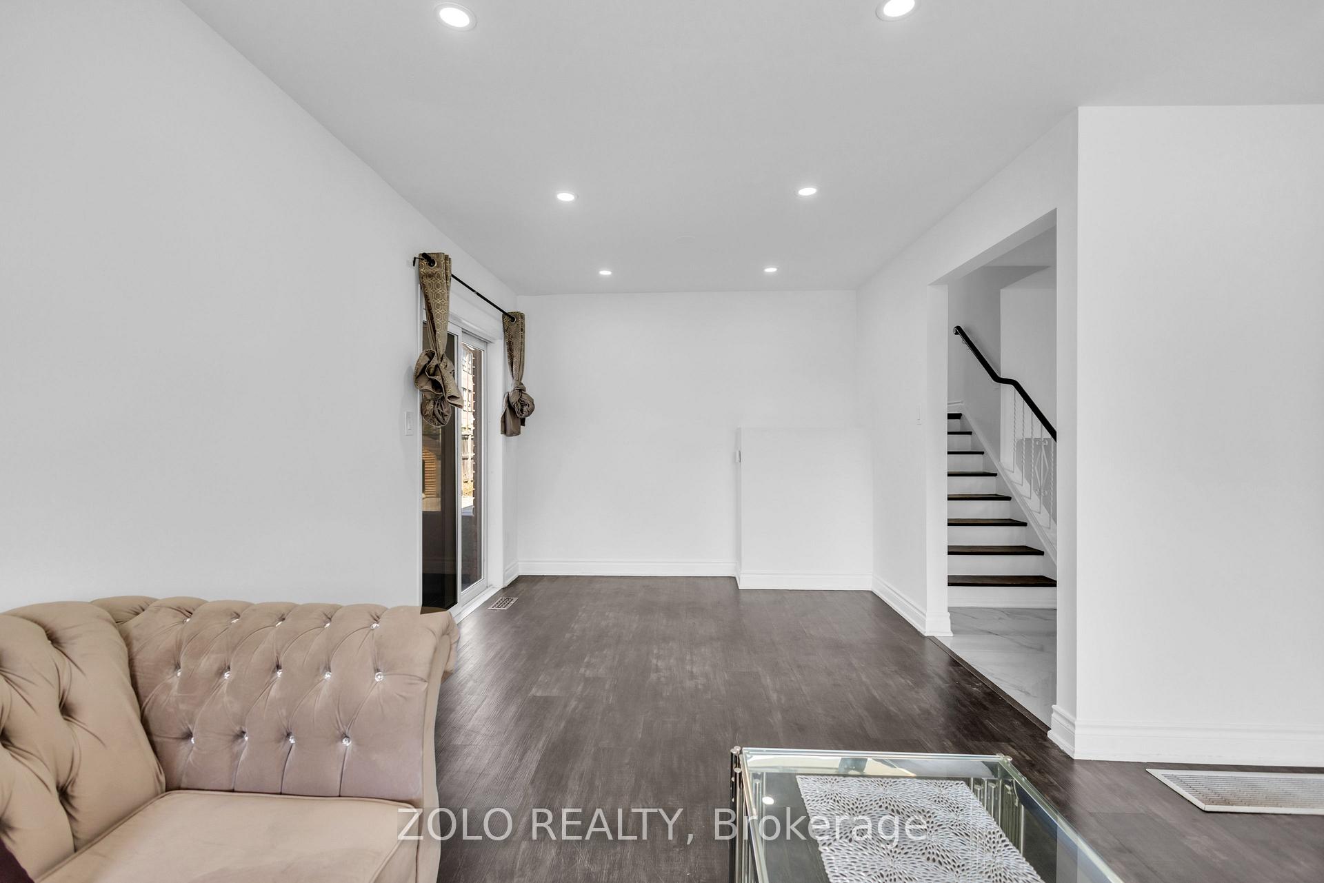 Photo 9 of 43 Davies Crescent, Barrie, Grove East — HOMEH