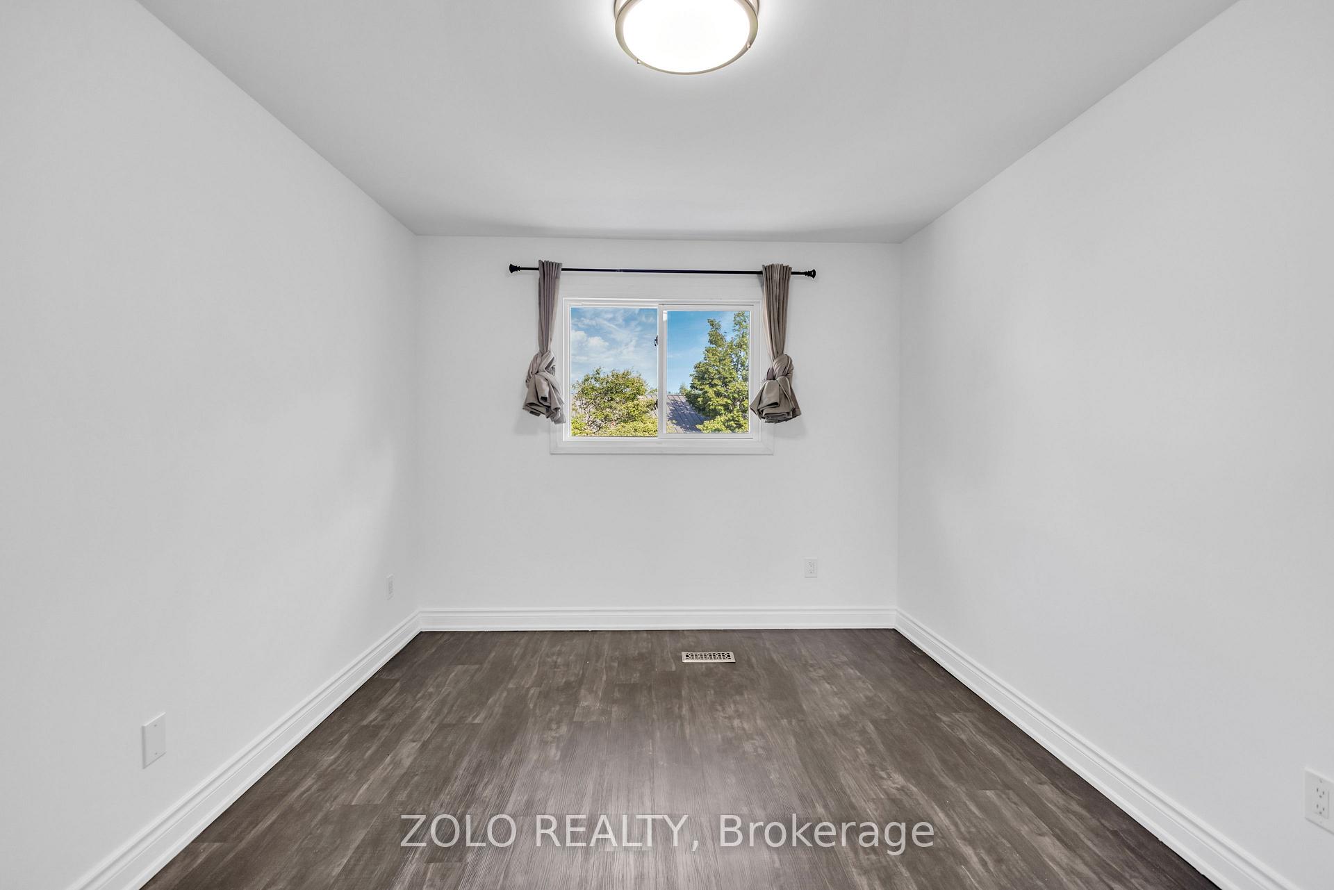 Photo 20 of 43 Davies Crescent, Barrie, Grove East — HOMEH