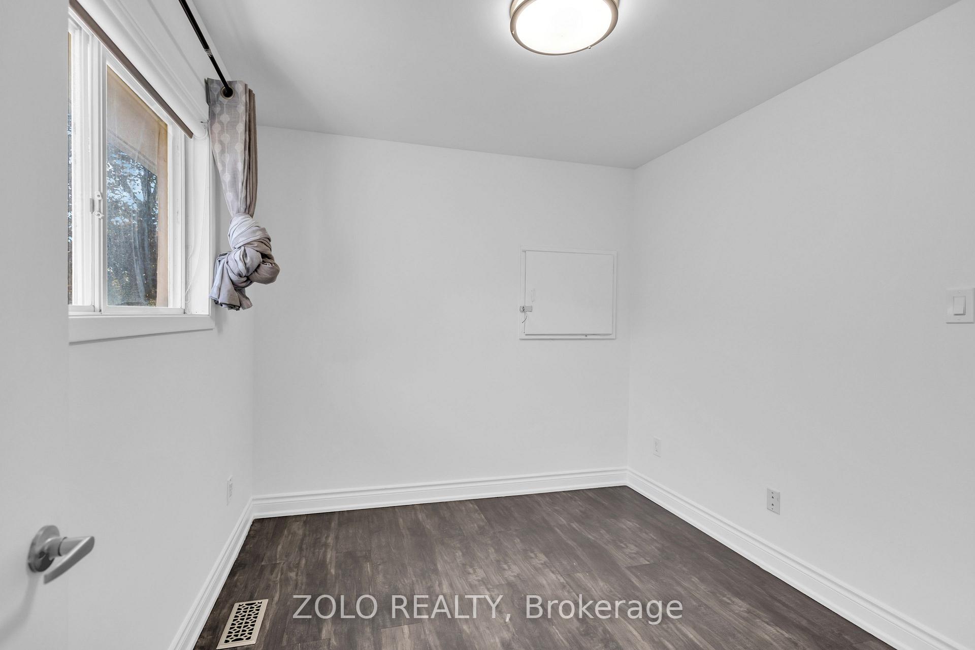 Photo 24 of 43 Davies Crescent, Barrie, Grove East — HOMEH