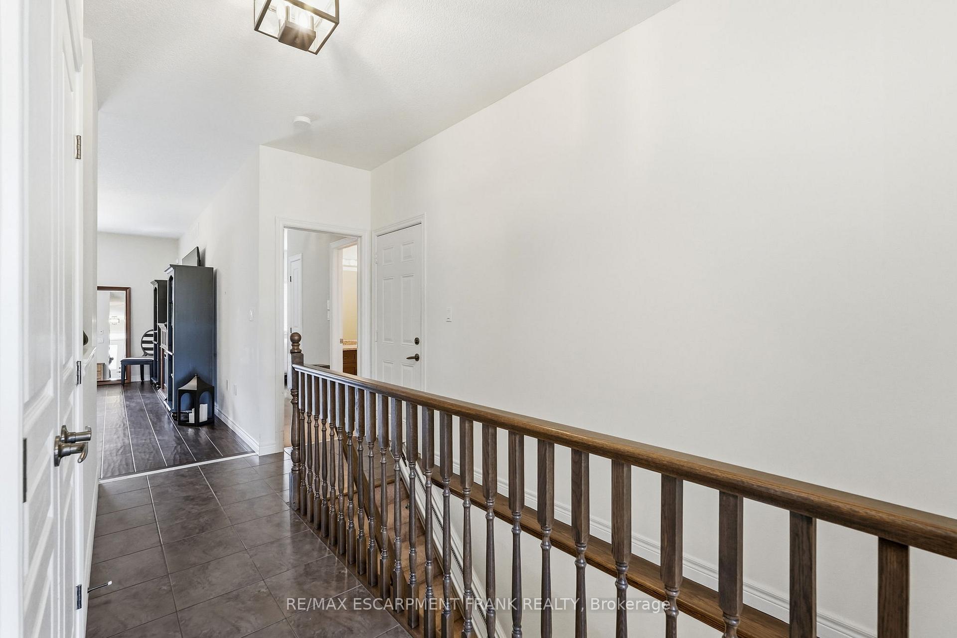 Photo 10 of 5 Murphy Lane, Hamilton, Binbrook — HOMEH