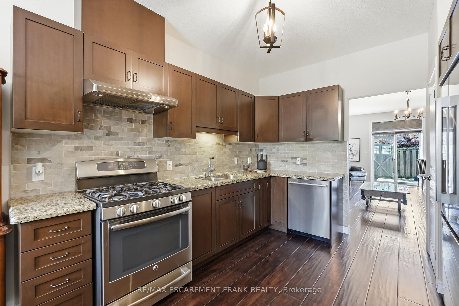 Photo 16 of 5 Murphy Lane, Hamilton, Binbrook — HOMEH