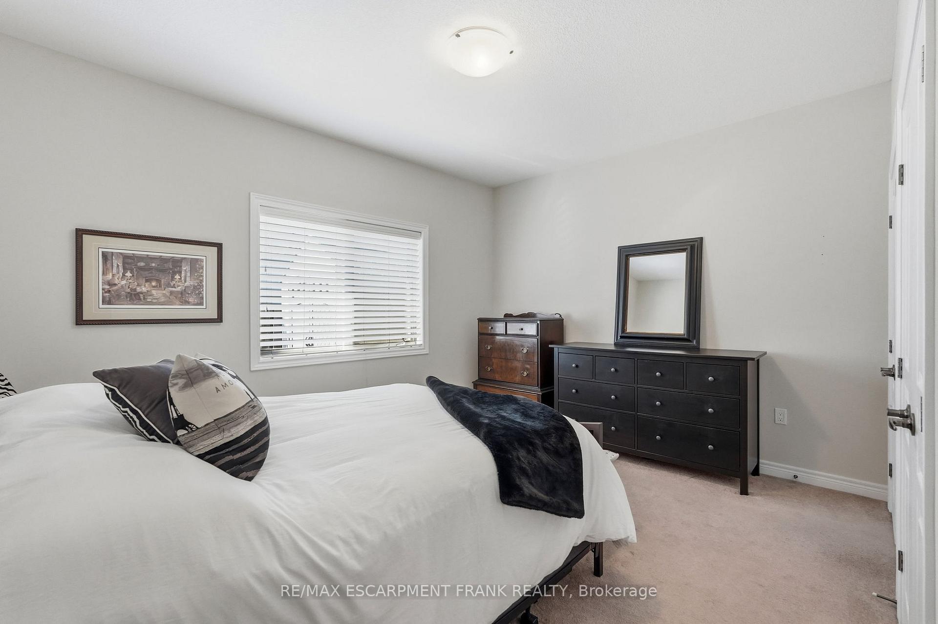 Photo 24 of 5 Murphy Lane, Hamilton, Binbrook — HOMEH