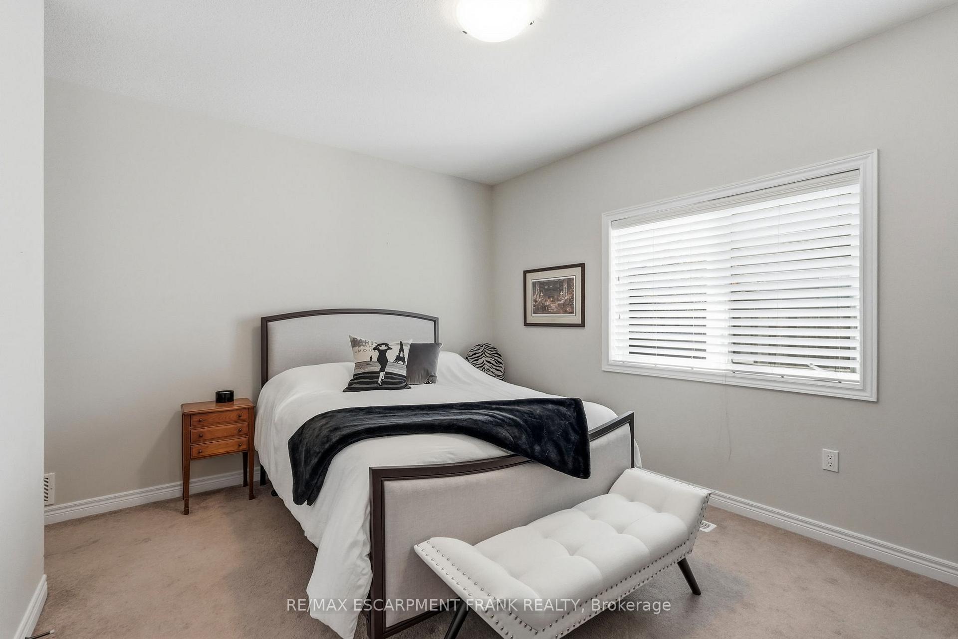 Photo 25 of 5 Murphy Lane, Hamilton, Binbrook — HOMEH