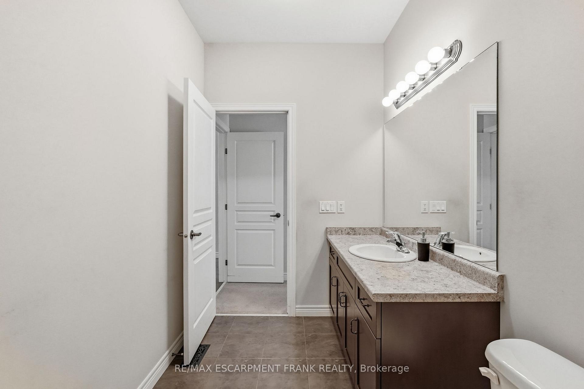 Photo 28 of 5 Murphy Lane, Hamilton, Binbrook — HOMEH
