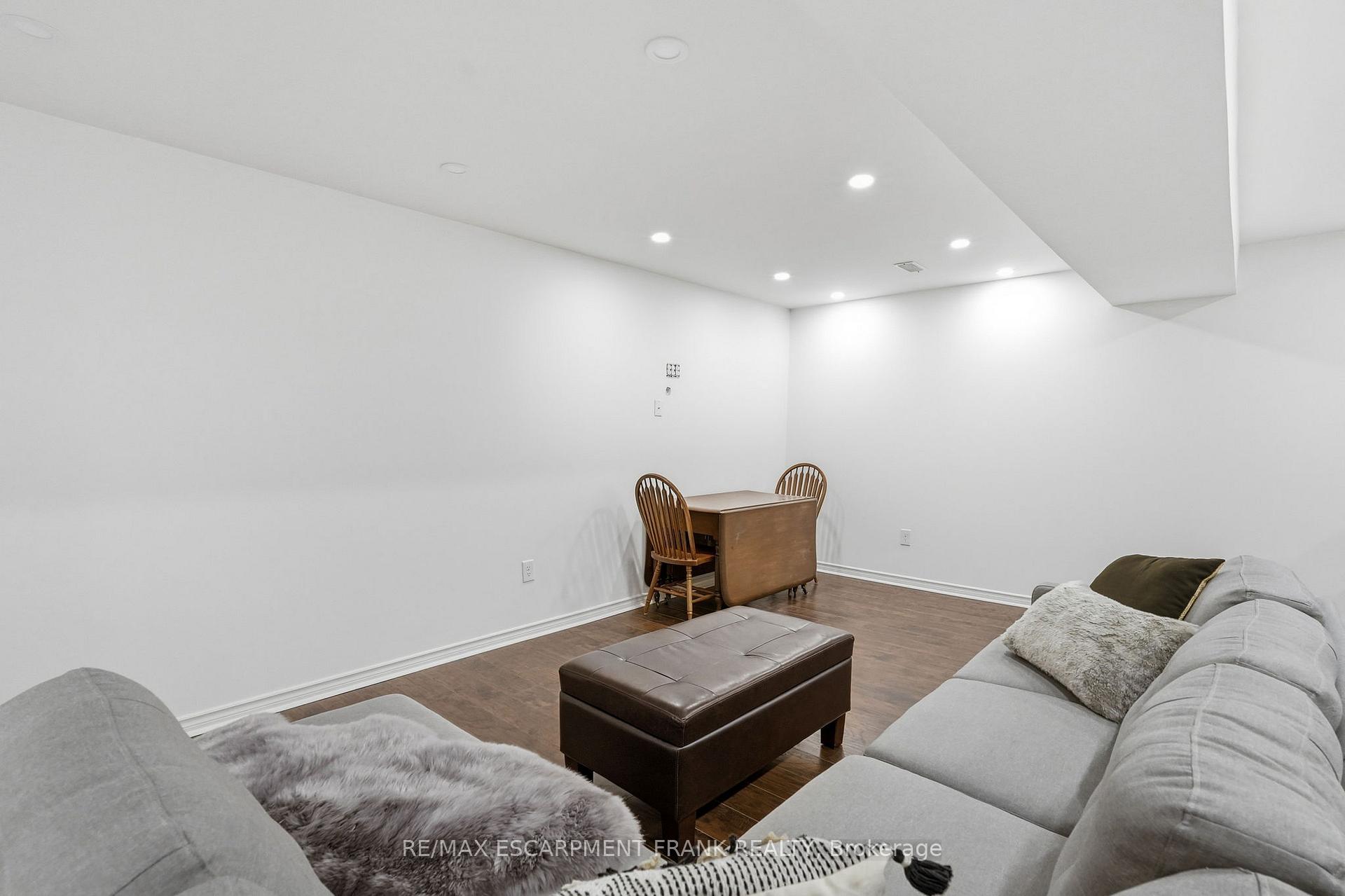 Photo 32 of 5 Murphy Lane, Hamilton, Binbrook — HOMEH