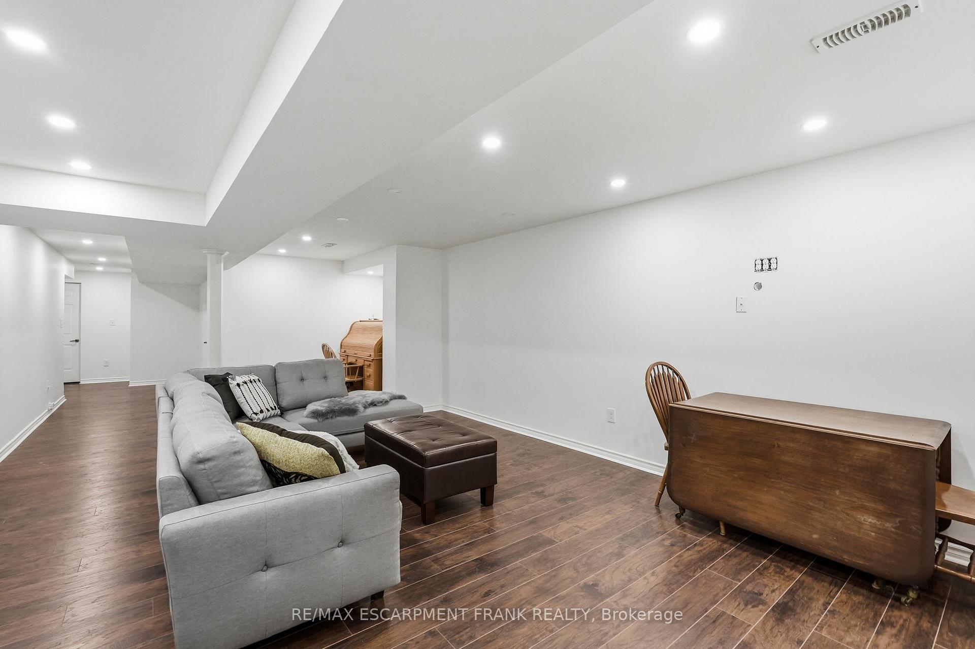 Photo 33 of 5 Murphy Lane, Hamilton, Binbrook — HOMEH
