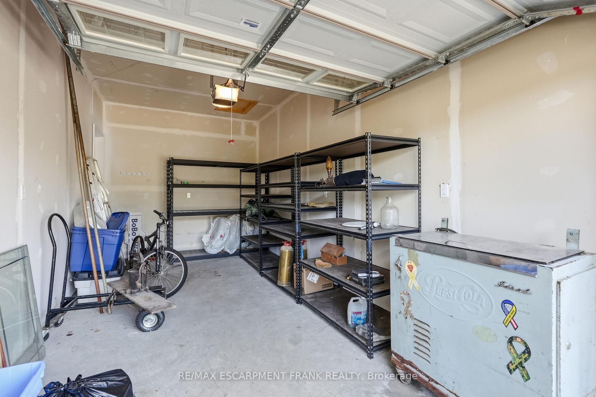 Photo 39 of 5 Murphy Lane, Hamilton, Binbrook — HOMEH