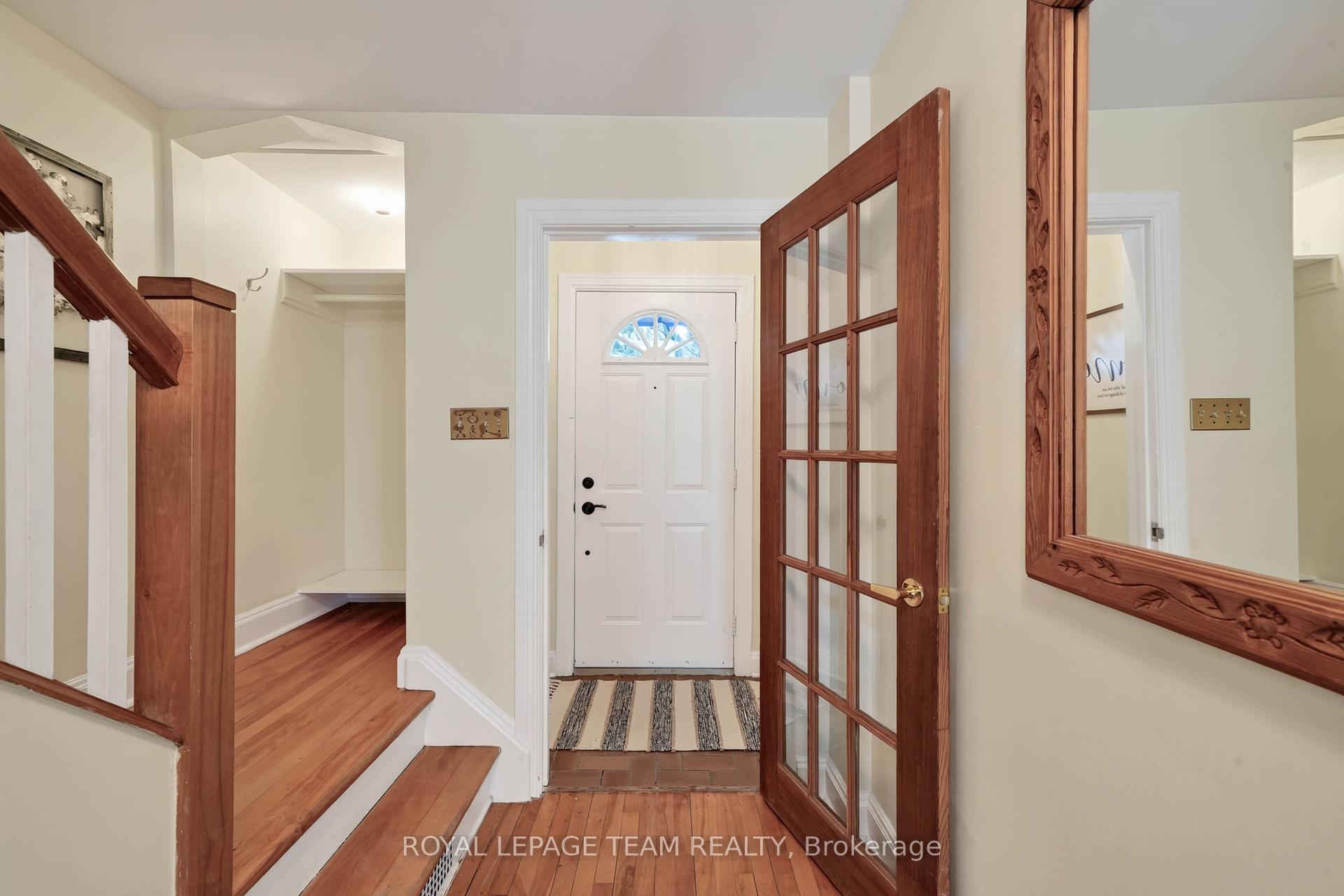 Photo 5 of 12 Lenore Place, Ottawa, Kingsview Park — HOMEH