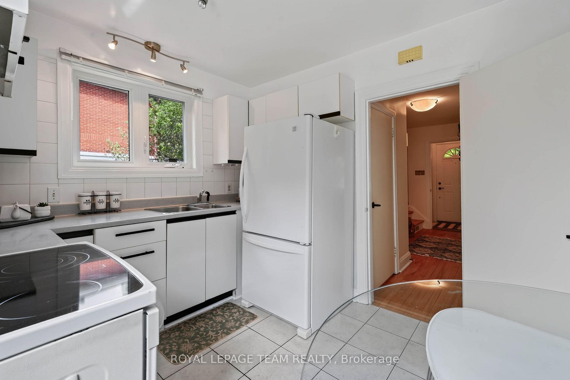 Photo 19 of 12 Lenore Place, Ottawa, Kingsview Park — HOMEH