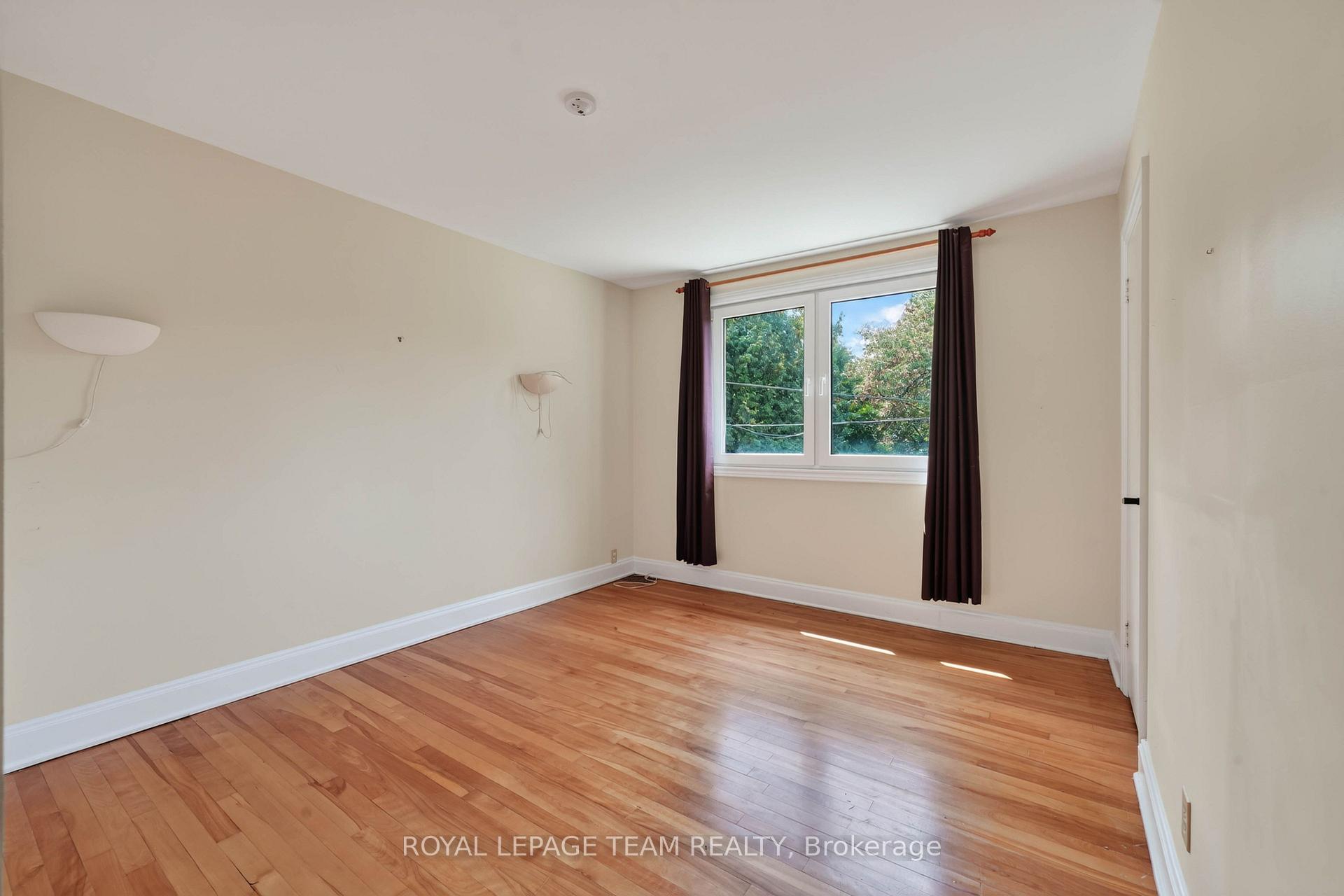 Photo 27 of 12 Lenore Place, Ottawa, Kingsview Park — HOMEH