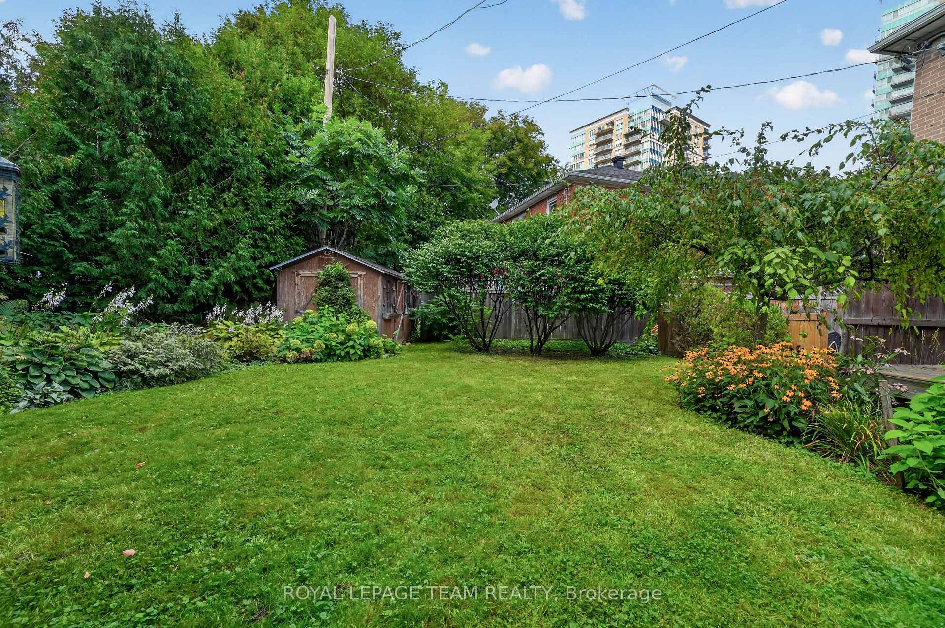 Photo 34 of 12 Lenore Place, Ottawa, Kingsview Park — HOMEH