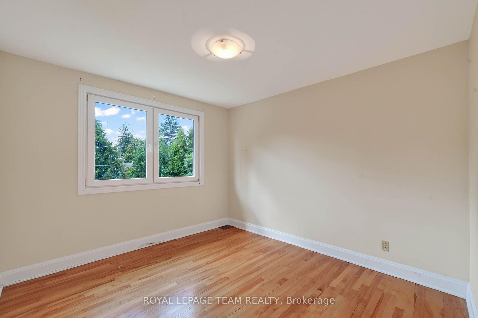 Photo 25 of 12 Lenore Place, Ottawa, Kingsview Park — HOMEH
