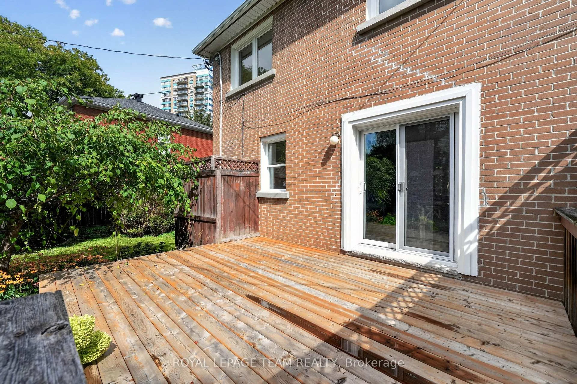Photo 45 of 12 Lenore Place, Ottawa, Kingsview Park — HOMEH