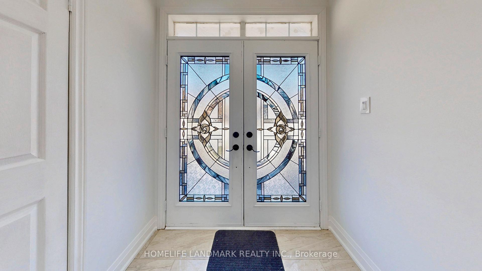 Photo 4 of 32 Arco Circle, Vaughan, Maple — HOMEH