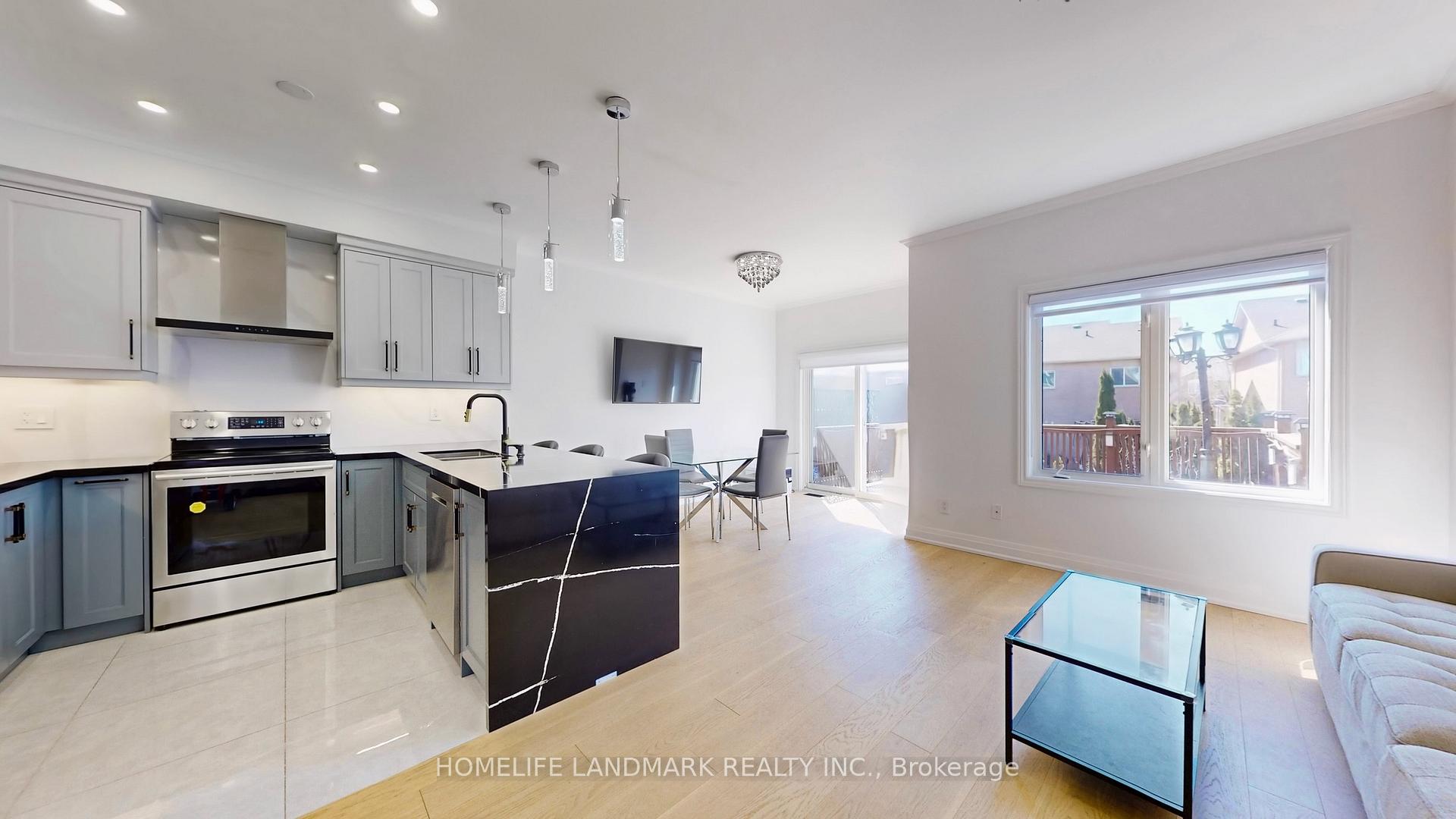 Photo 8 of 32 Arco Circle, Vaughan, Maple — HOMEH
