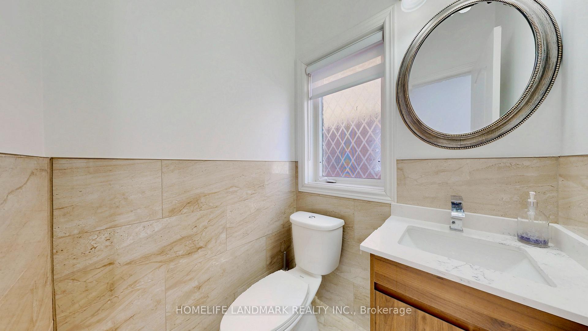 Photo 11 of 32 Arco Circle, Vaughan, Maple — HOMEH