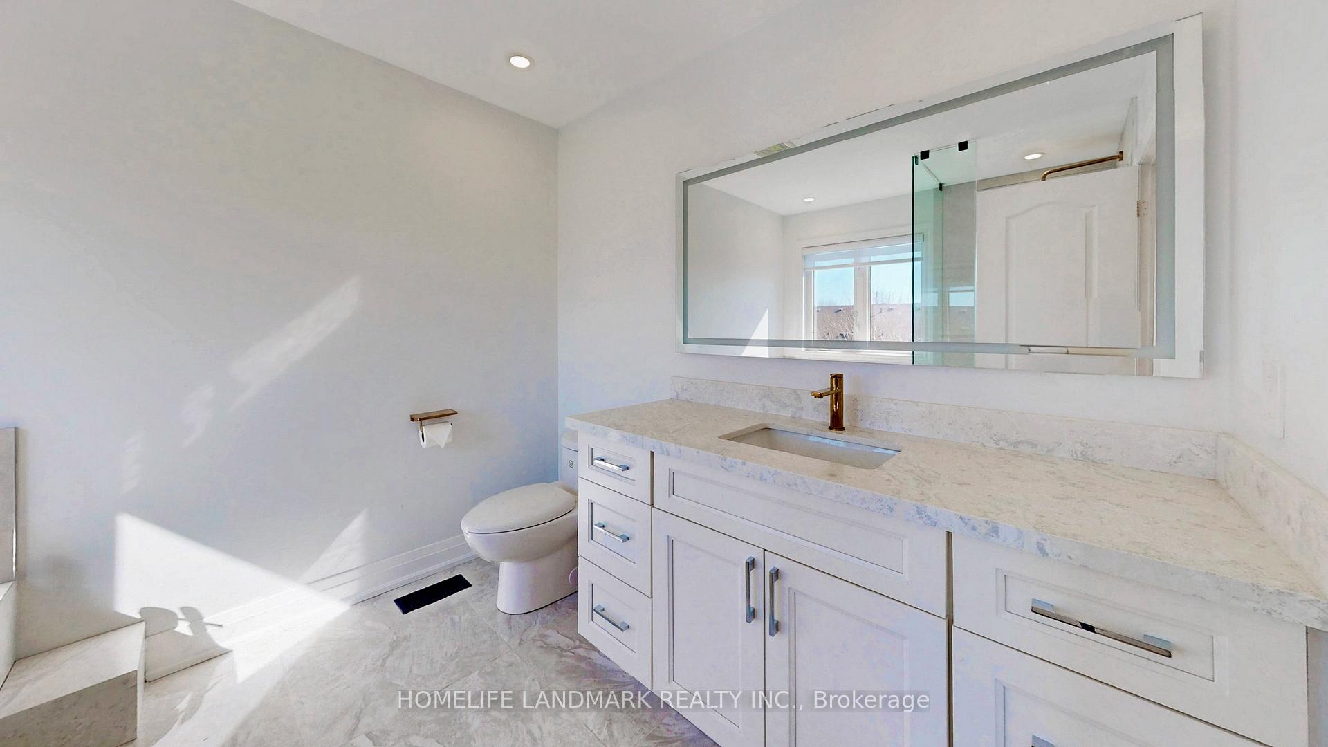 Photo 15 of 32 Arco Circle, Vaughan, Maple — HOMEH