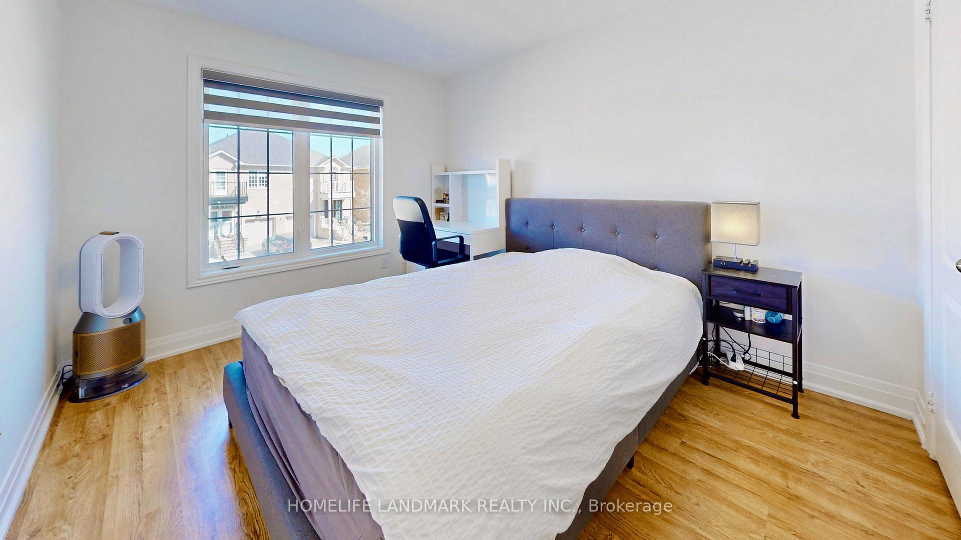 Photo 17 of 32 Arco Circle, Vaughan, Maple — HOMEH