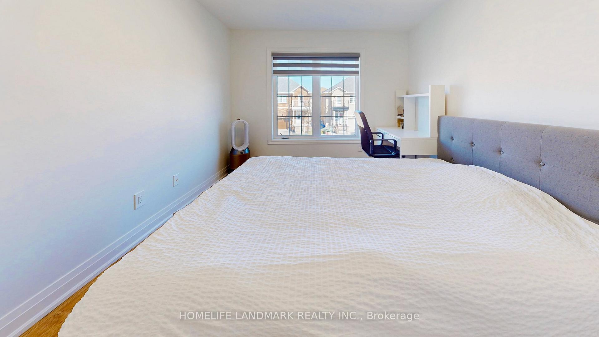Photo 18 of 32 Arco Circle, Vaughan, Maple — HOMEH