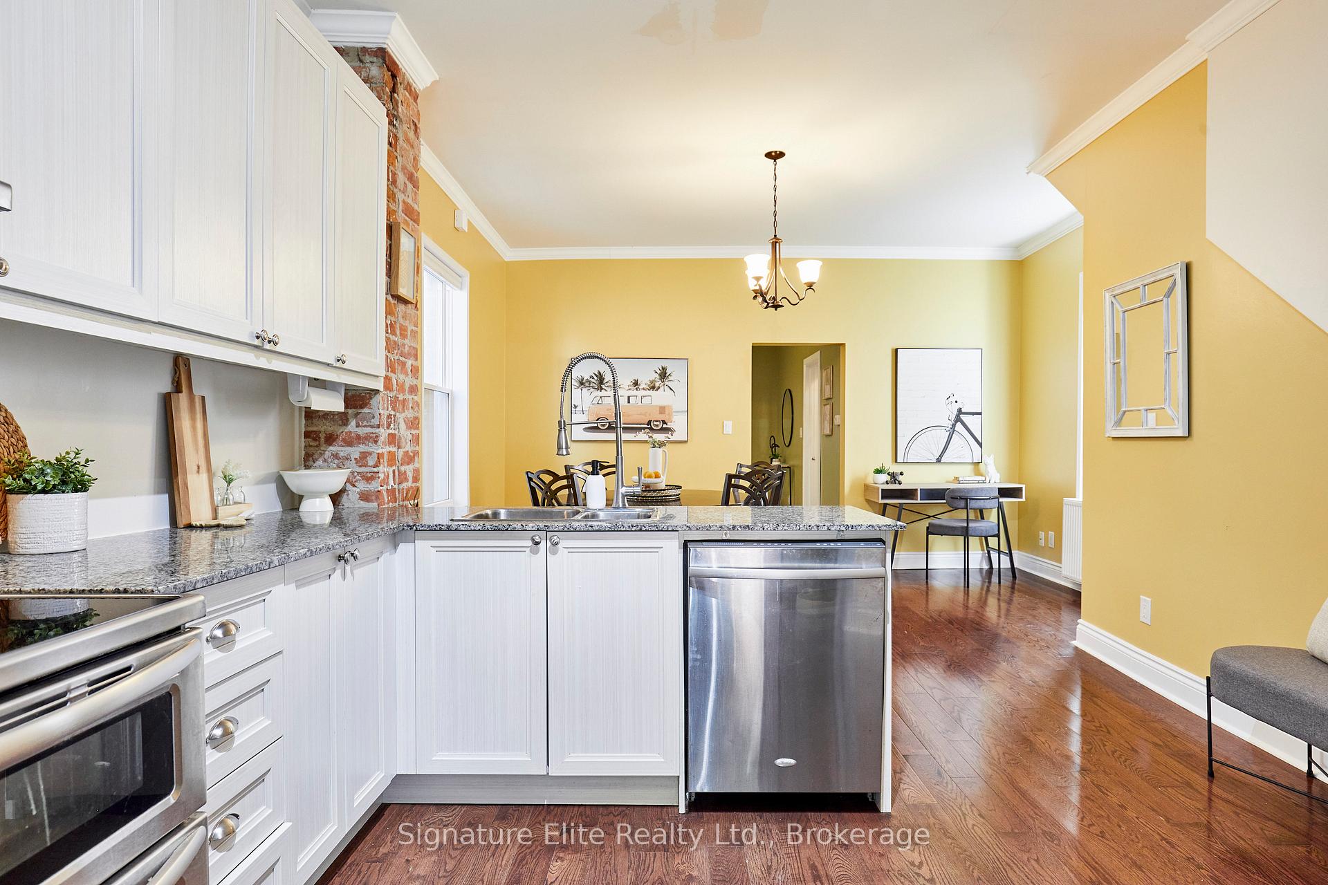Photo 4 of 340 Pacific Avenue, Toronto, Junction Area — HOMEH