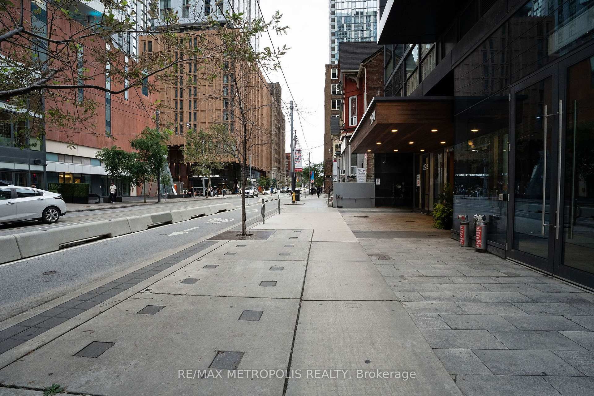 Photo 3 of Unit 4010, 290 Adelaide Street W, Toronto, Waterfront Communities — HOMEH