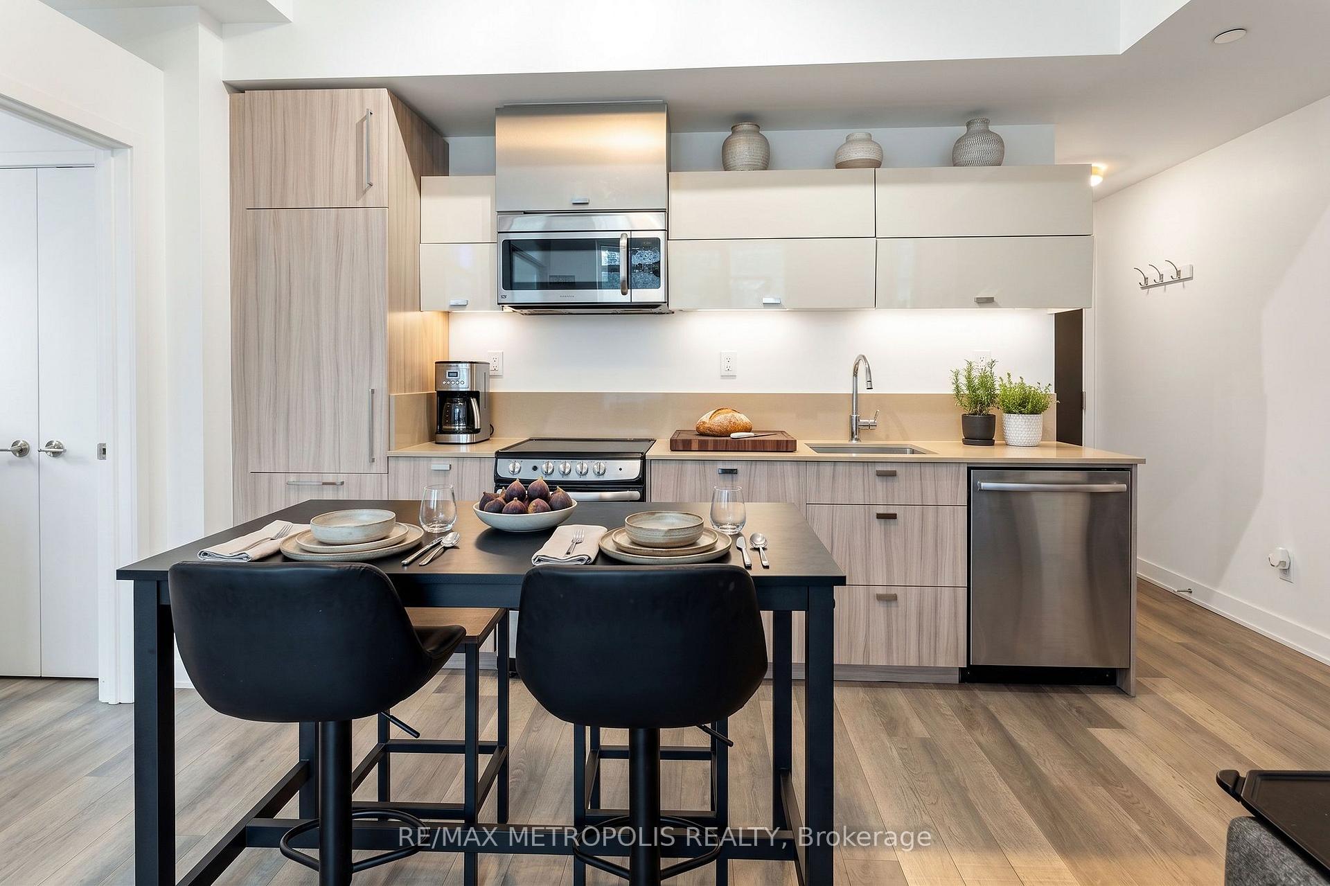 Photo 6 of Unit 4010, 290 Adelaide Street W, Toronto, Waterfront Communities — HOMEH