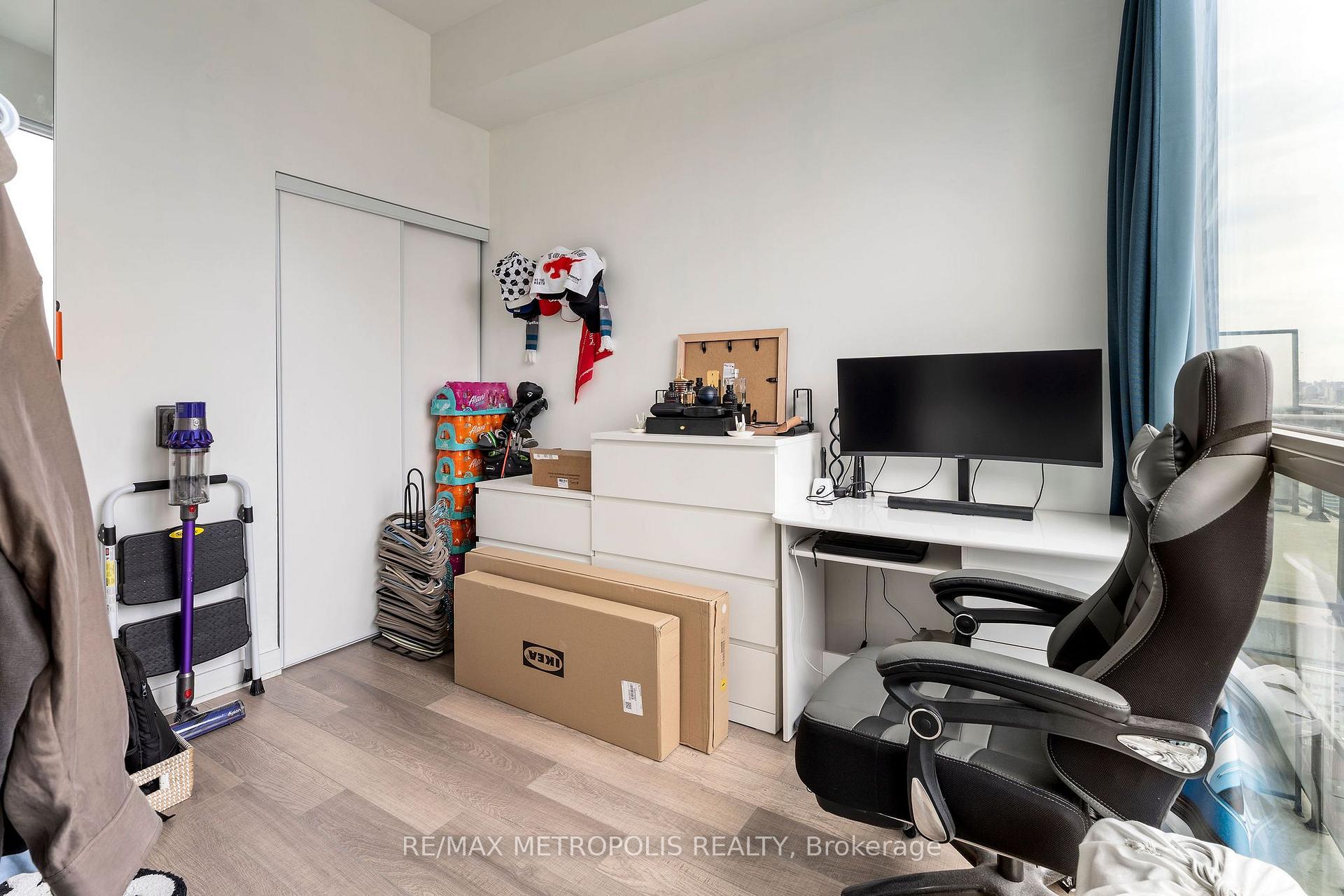 Photo 10 of Unit 4010, 290 Adelaide Street W, Toronto, Waterfront Communities — HOMEH