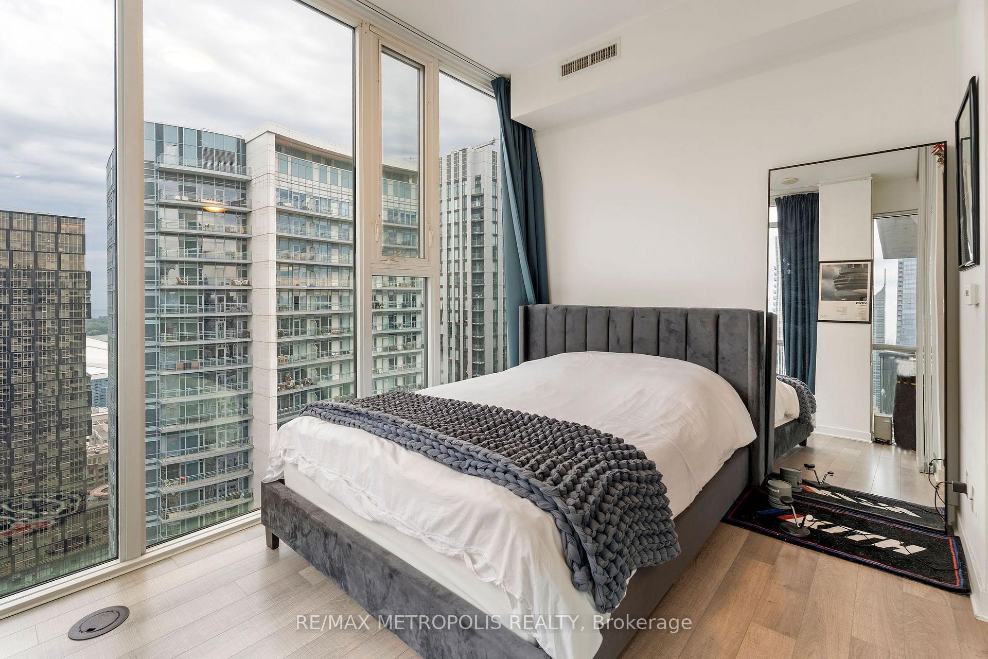 Photo 17 of Unit 4010, 290 Adelaide Street W, Toronto, Waterfront Communities — HOMEH