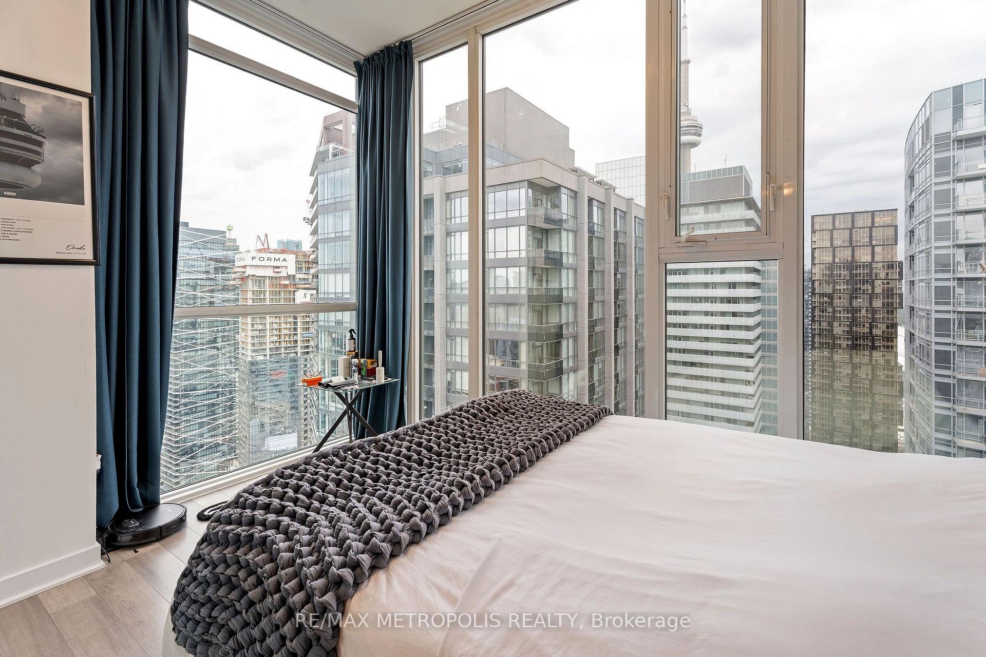 Photo 18 of Unit 4010, 290 Adelaide Street W, Toronto, Waterfront Communities — HOMEH