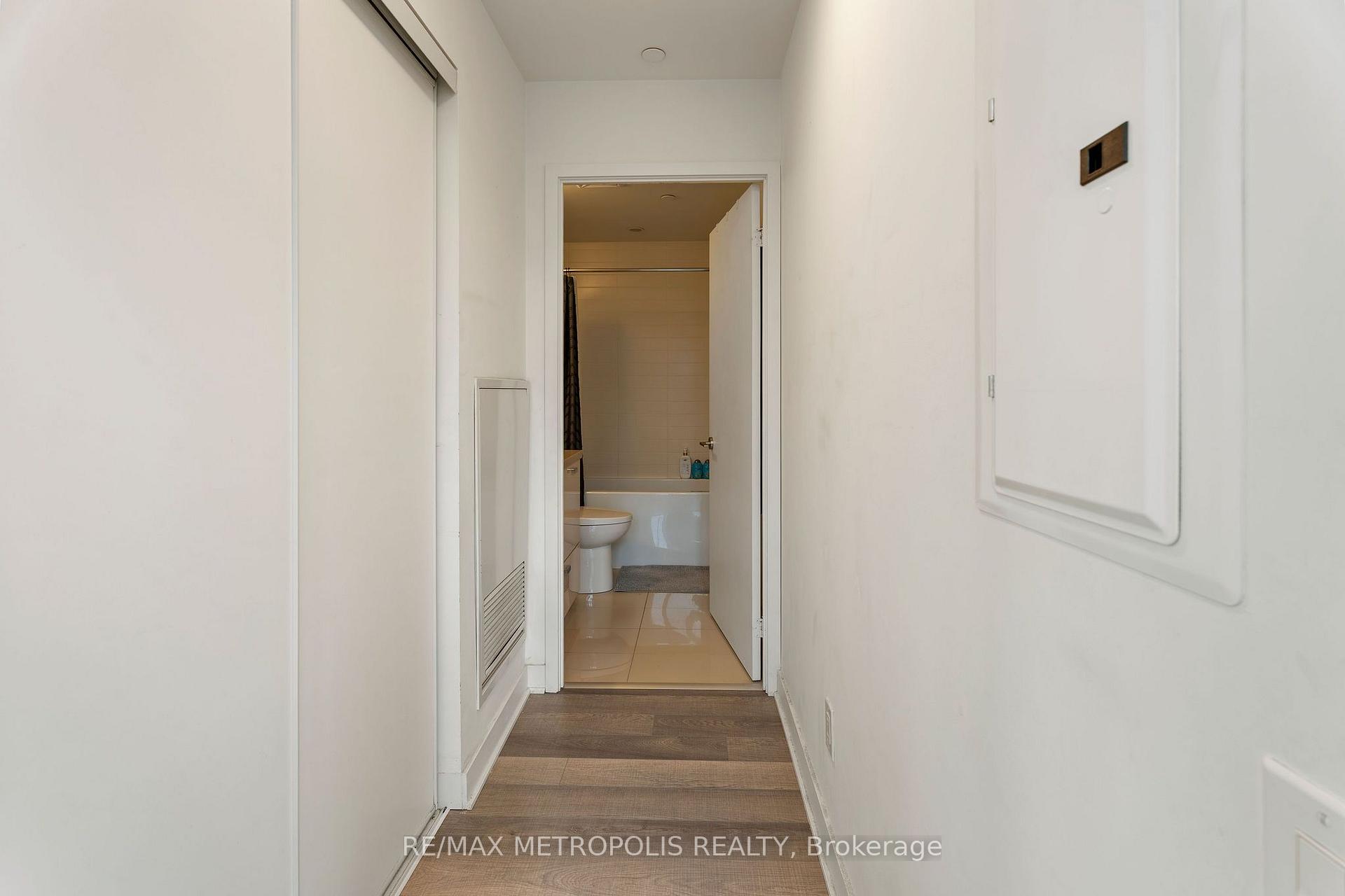 Photo 19 of Unit 4010, 290 Adelaide Street W, Toronto, Waterfront Communities — HOMEH