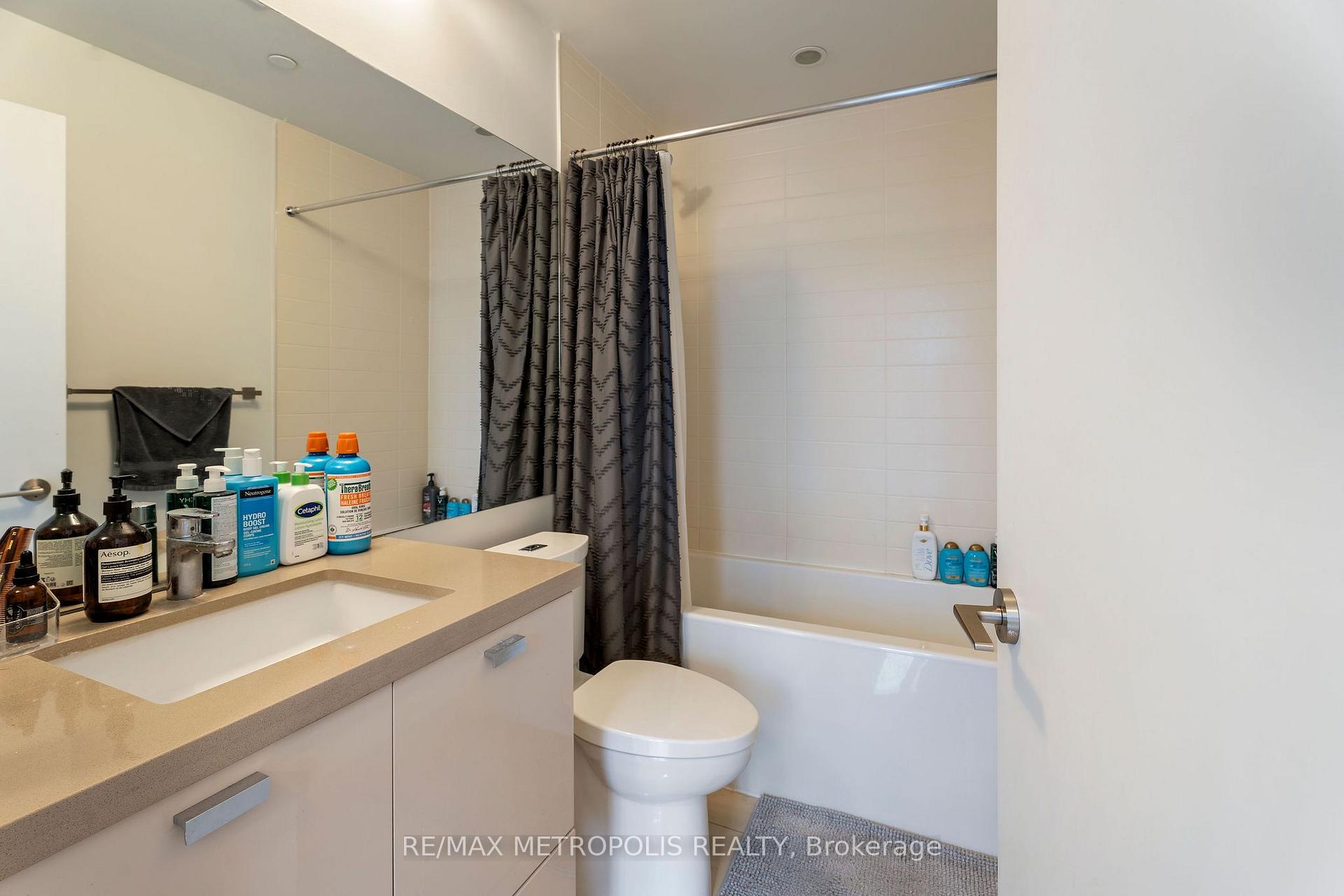 Photo 20 of Unit 4010, 290 Adelaide Street W, Toronto, Waterfront Communities — HOMEH