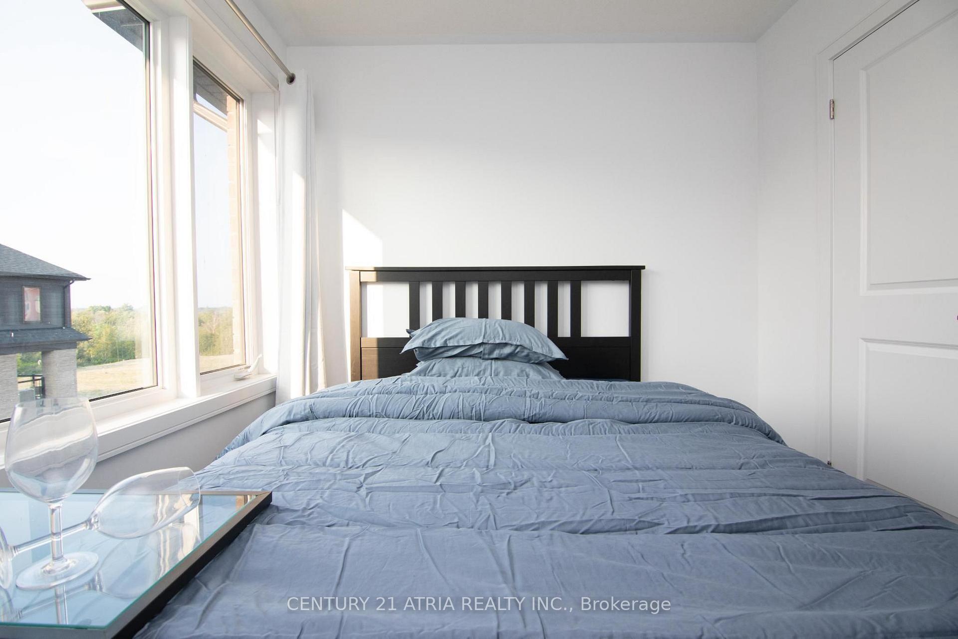 Photo 4 of 103 Appletree Lane N, Barrie, Innis-Shore — HOMEH