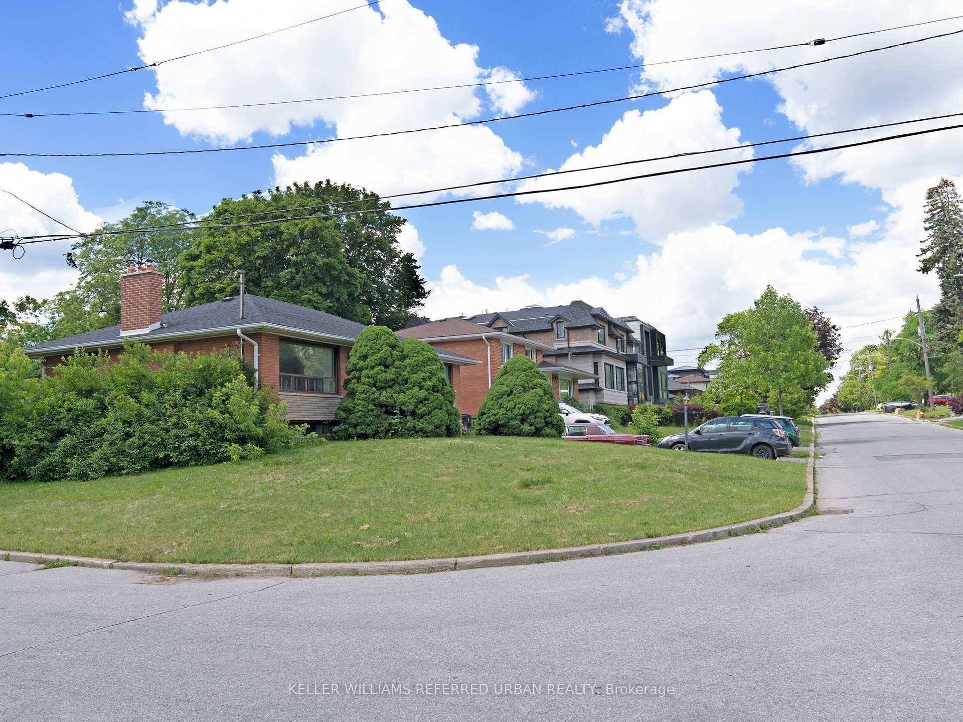Photo 2 of 153 Newton Drive, North York, Newtonbrook East — HOMEH