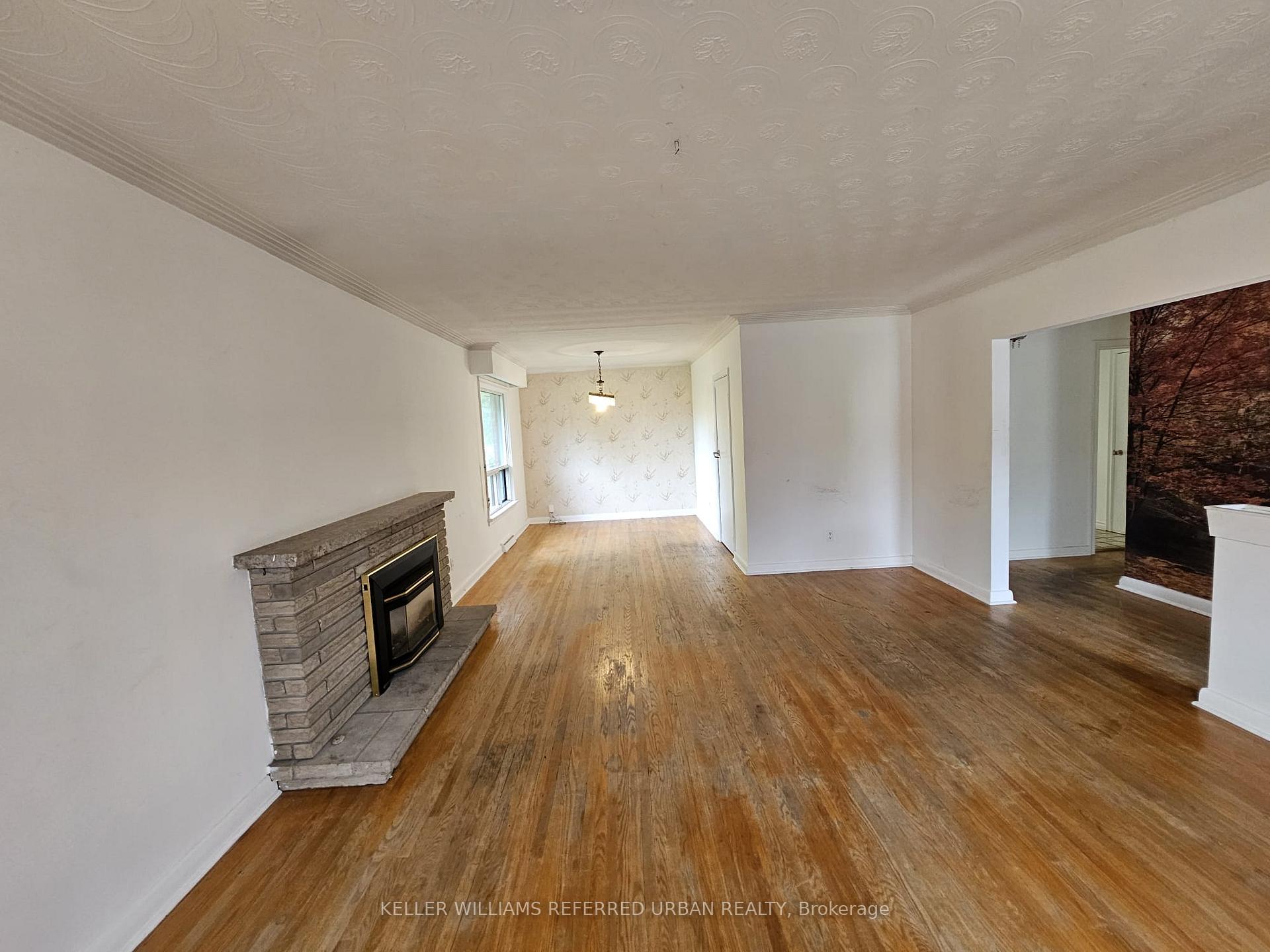 Photo 5 of 153 Newton Drive, North York, Newtonbrook East — HOMEH