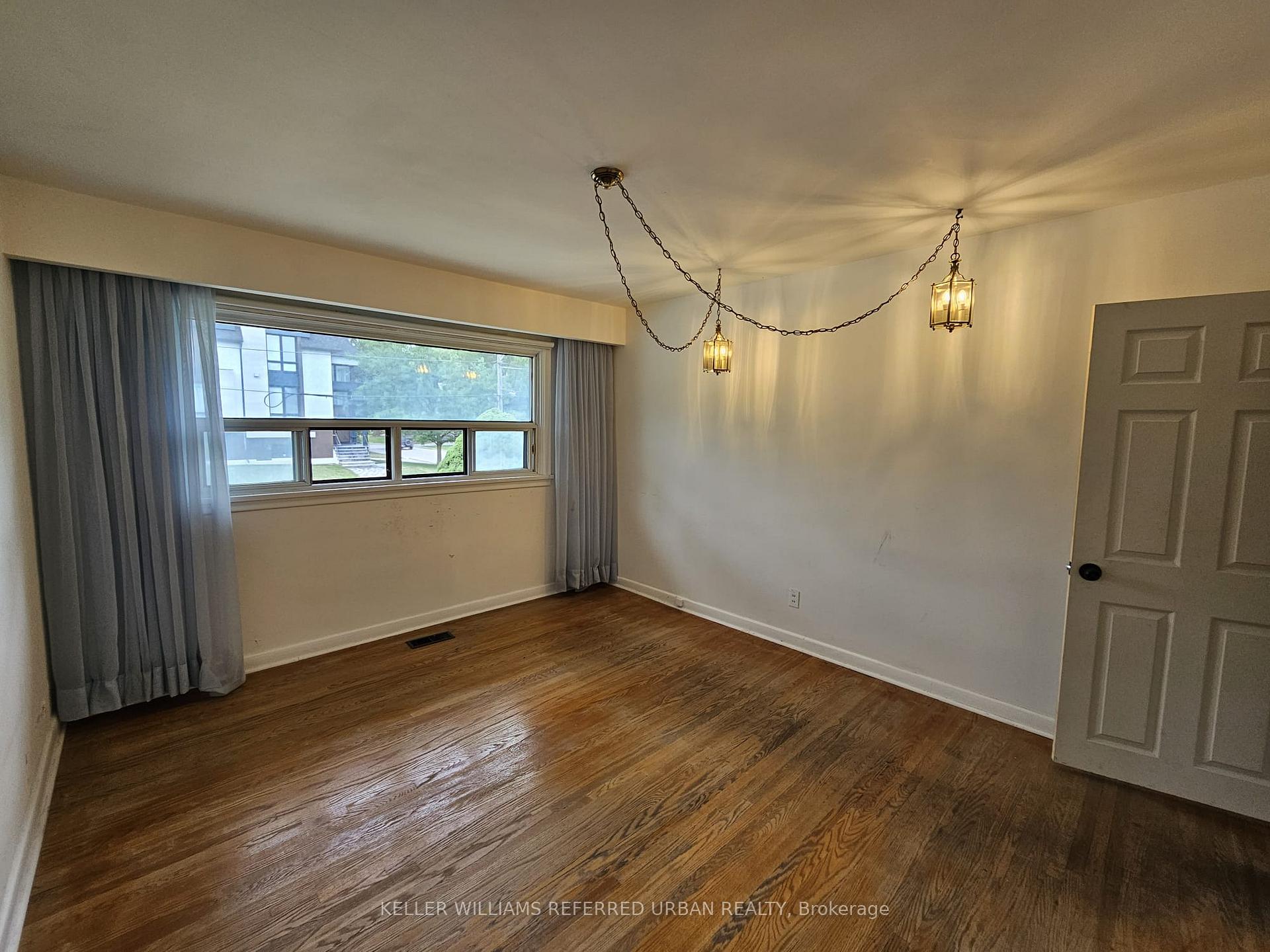 Photo 9 of 153 Newton Drive, North York, Newtonbrook East — HOMEH