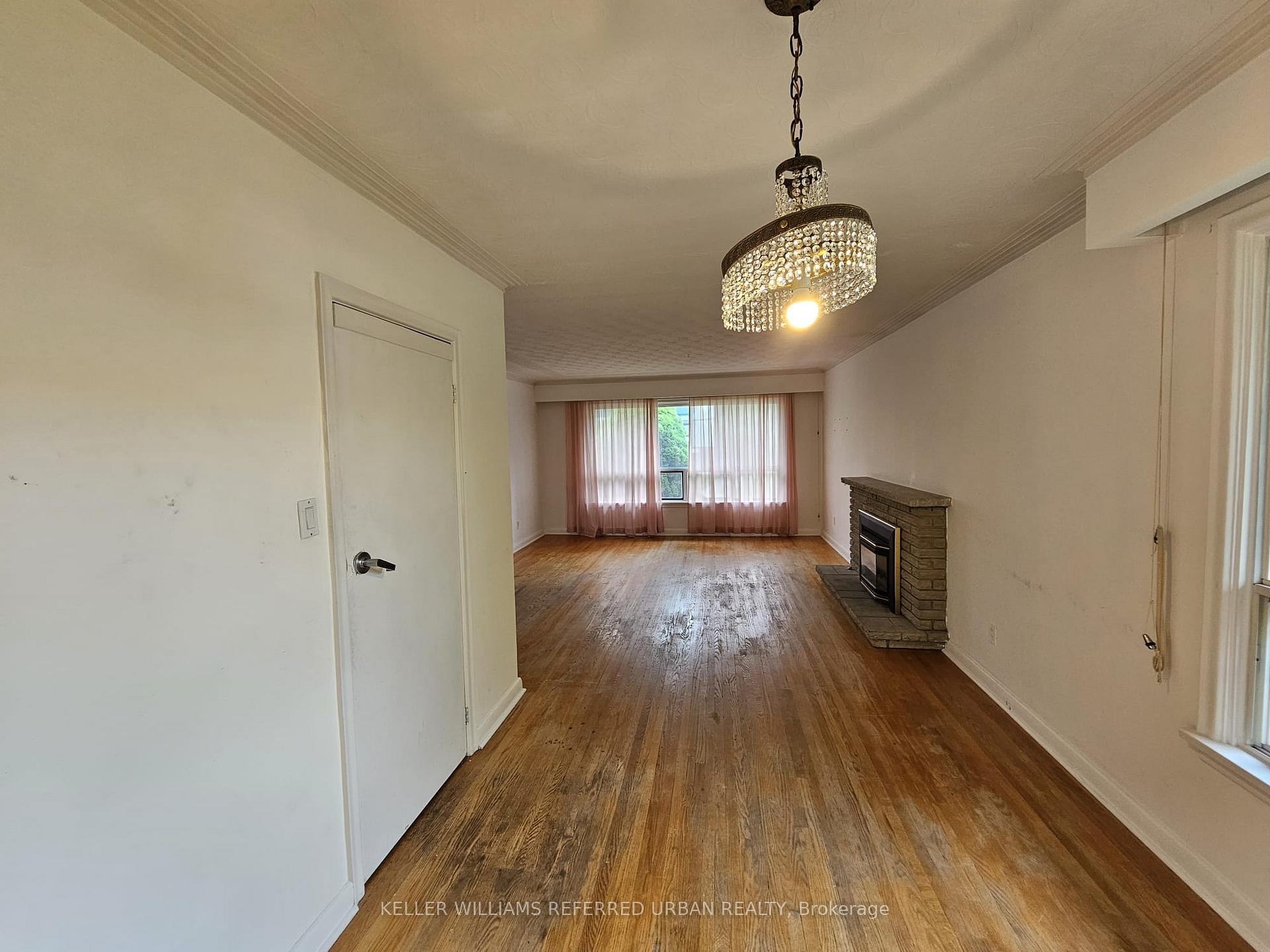 Photo 14 of 153 Newton Drive, North York, Newtonbrook East — HOMEH