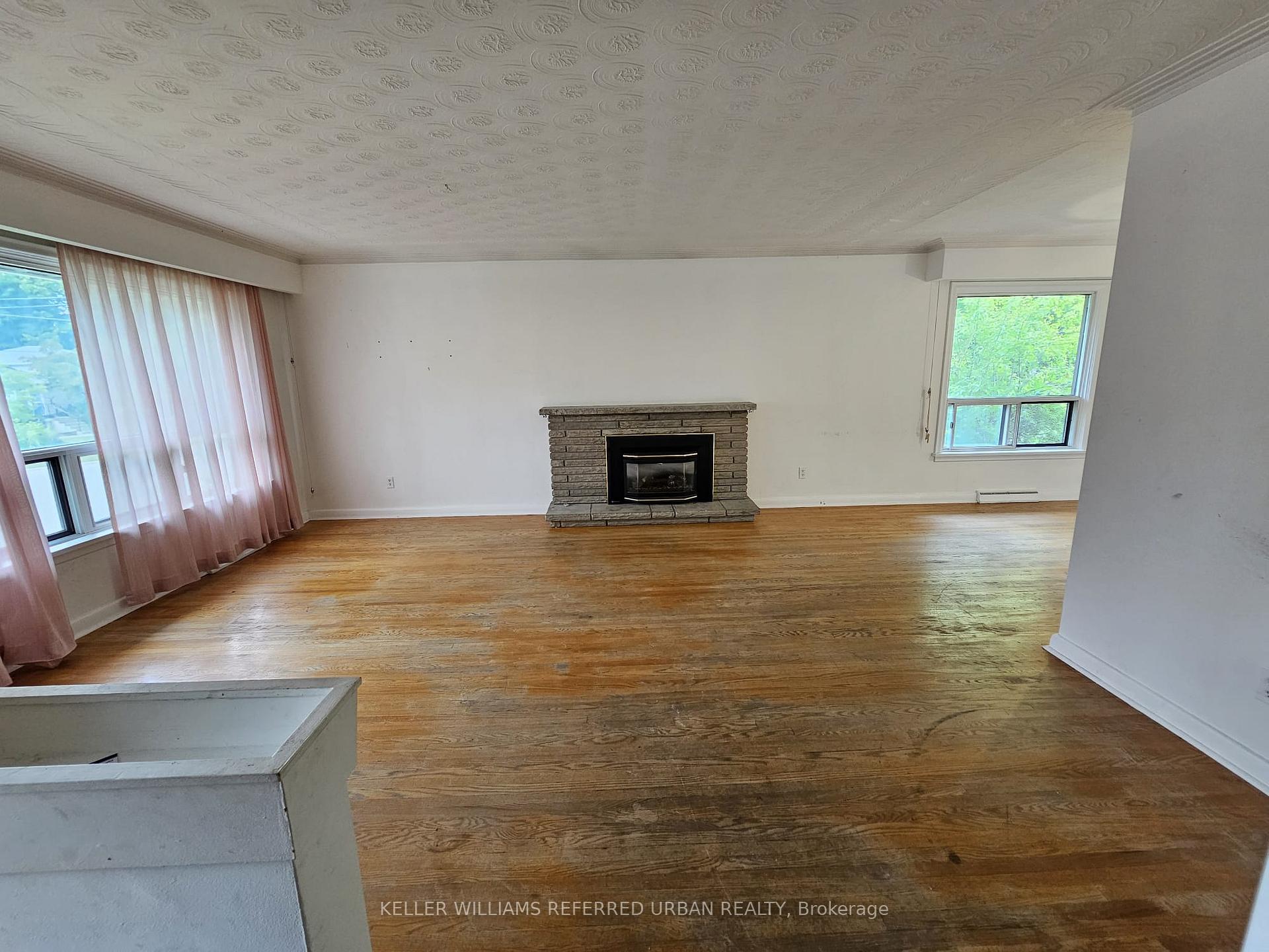 Photo 17 of 153 Newton Drive, North York, Newtonbrook East — HOMEH
