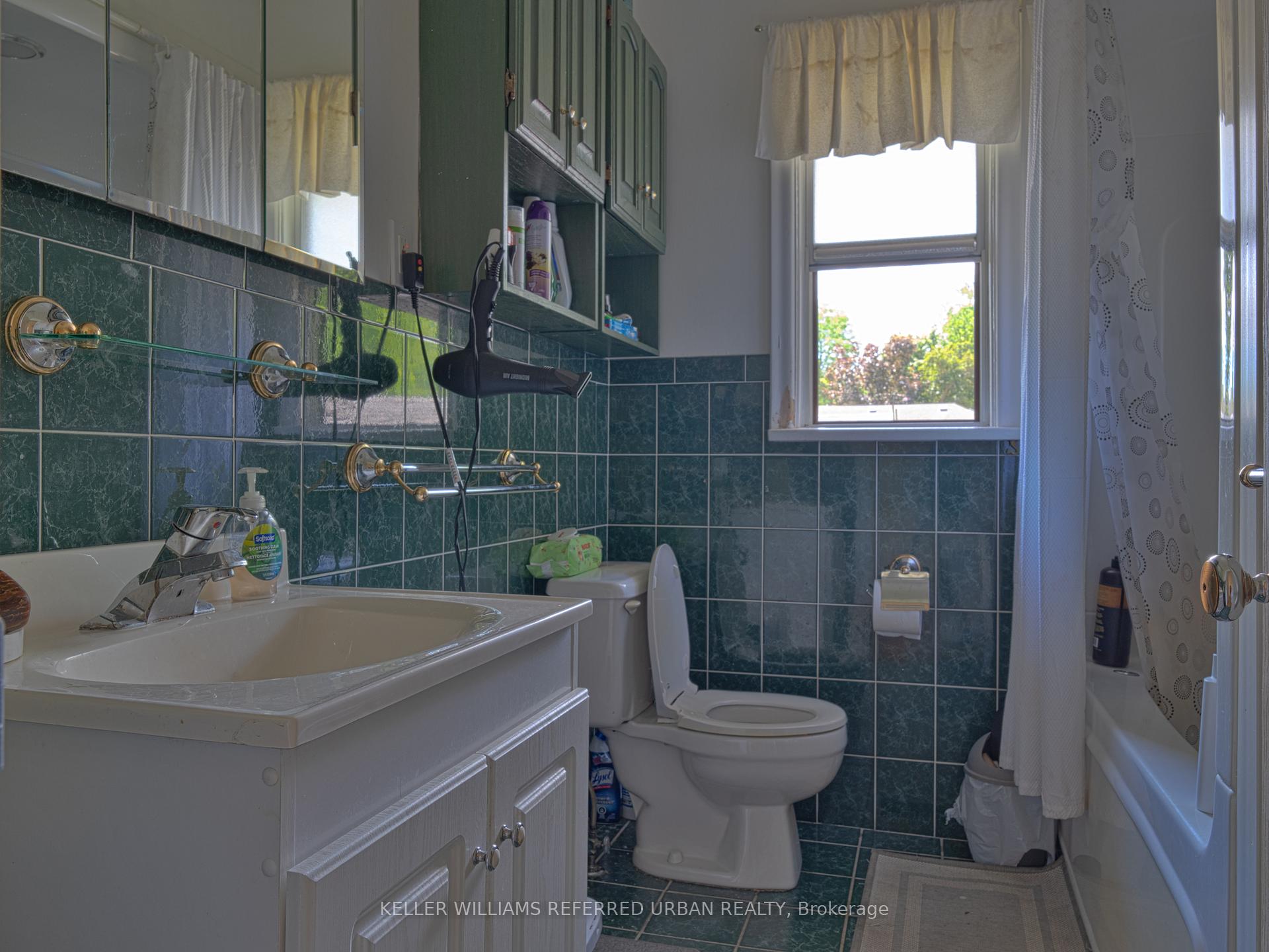 Photo 35 of 153 Newton Drive, North York, Newtonbrook East — HOMEH