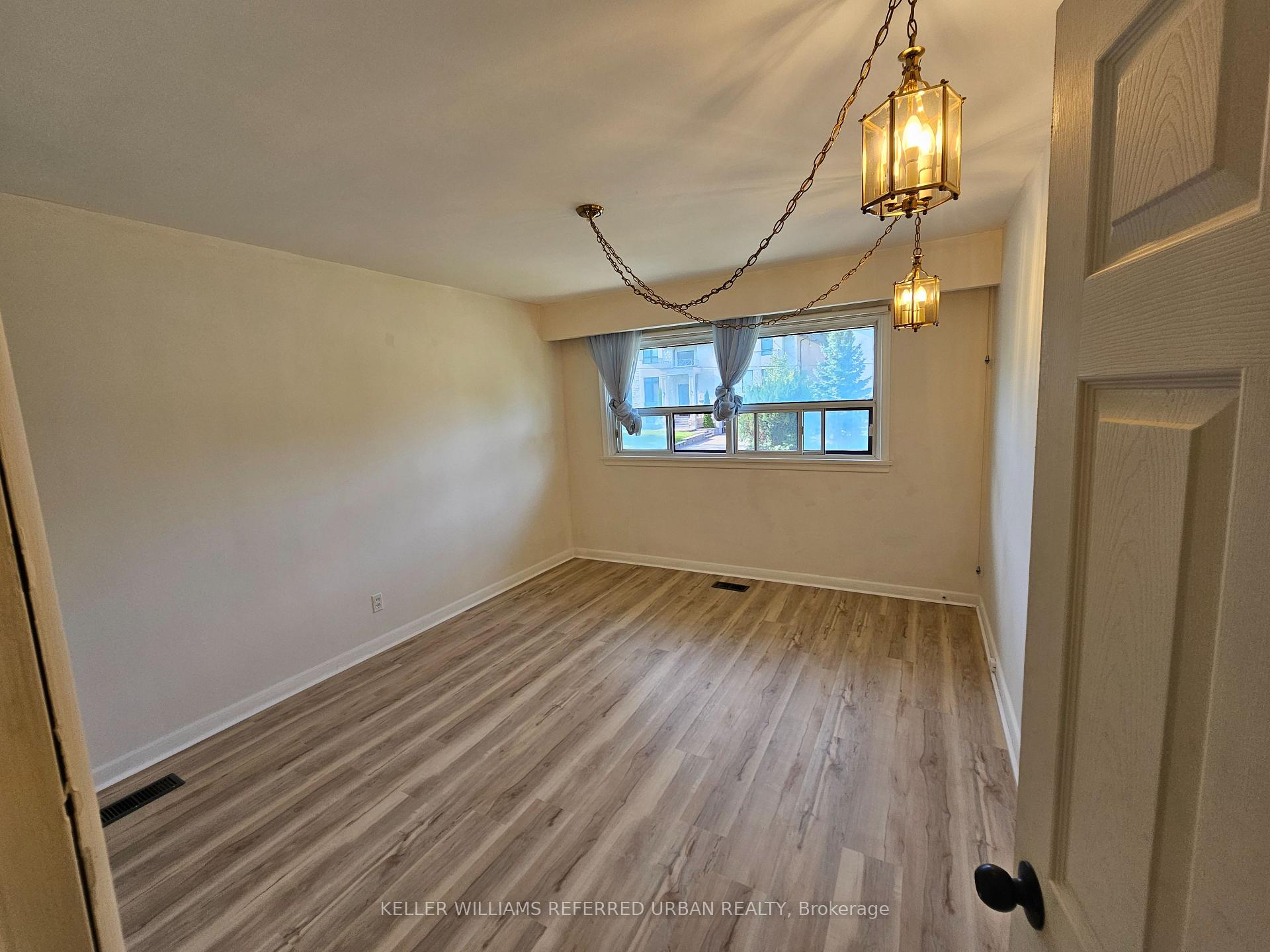 Photo 23 of 153 Newton Drive, North York, Newtonbrook East — HOMEH