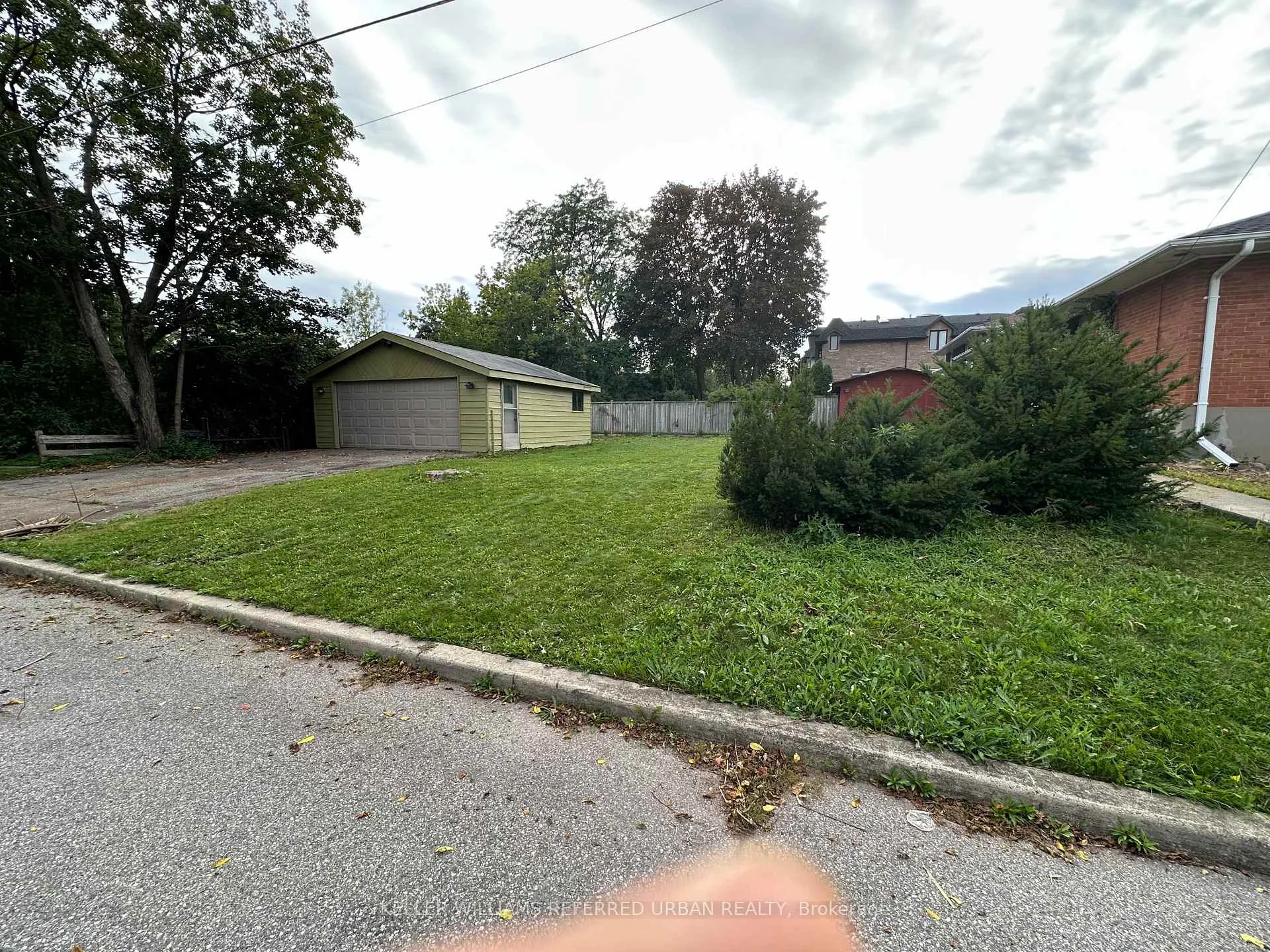 Photo 4 of 153 Newton Drive, North York, Newtonbrook East — HOMEH