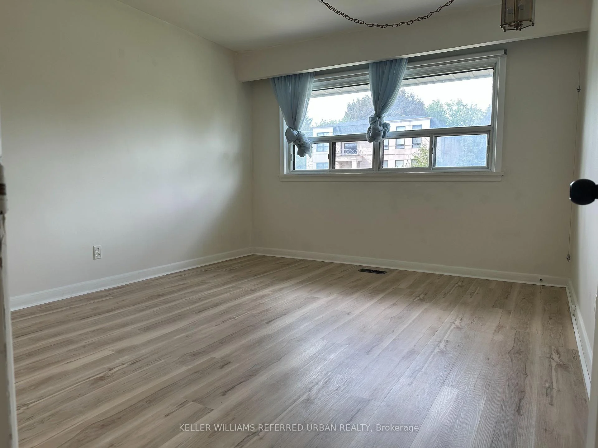 Photo 49 of 153 Newton Drive, North York, Newtonbrook East — HOMEH