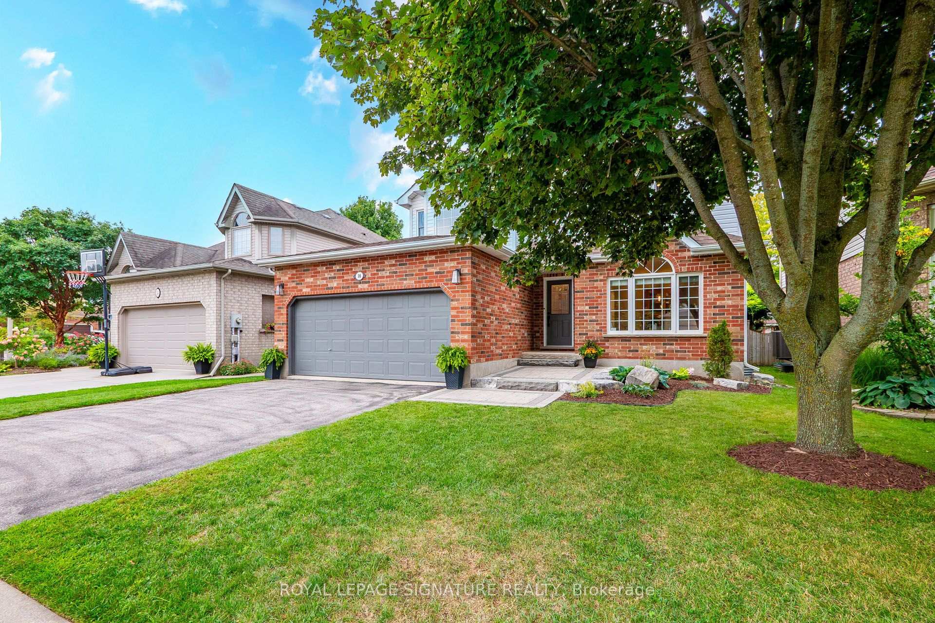 Photo 2 of 16 Pine Ridge Drive, Guelph, Pineridge/Westminster Woods — HOMEH