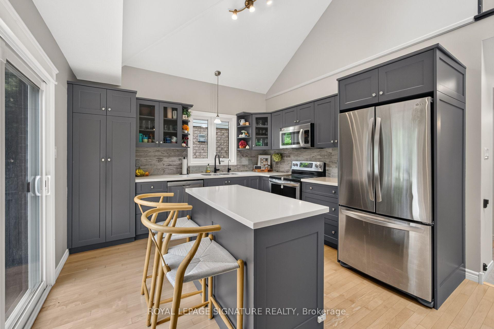 Photo 6 of 16 Pine Ridge Drive, Guelph, Pineridge/Westminster Woods — HOMEH