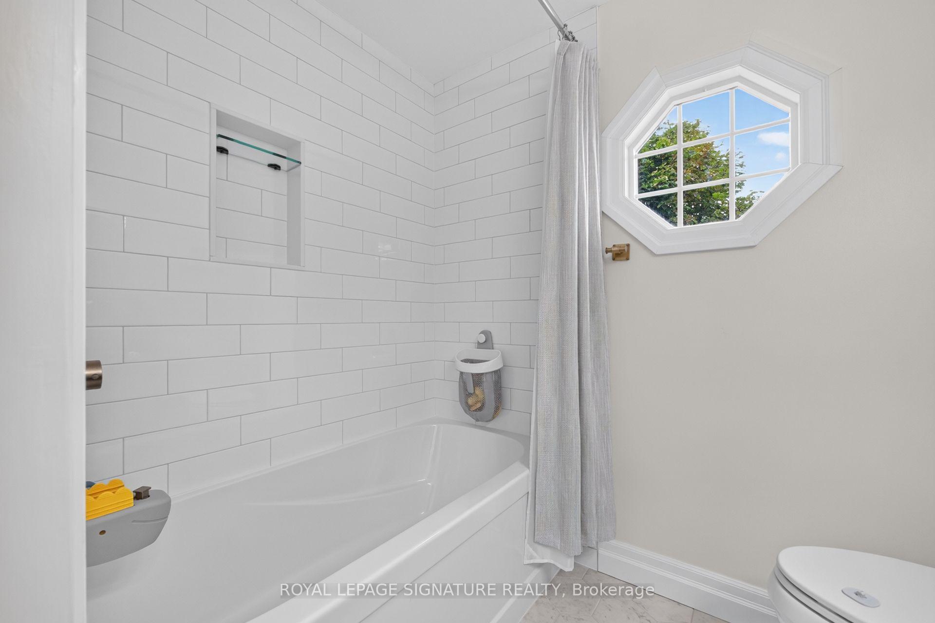 Photo 46 of 16 Pine Ridge Drive, Guelph, Pineridge/Westminster Woods — HOMEH