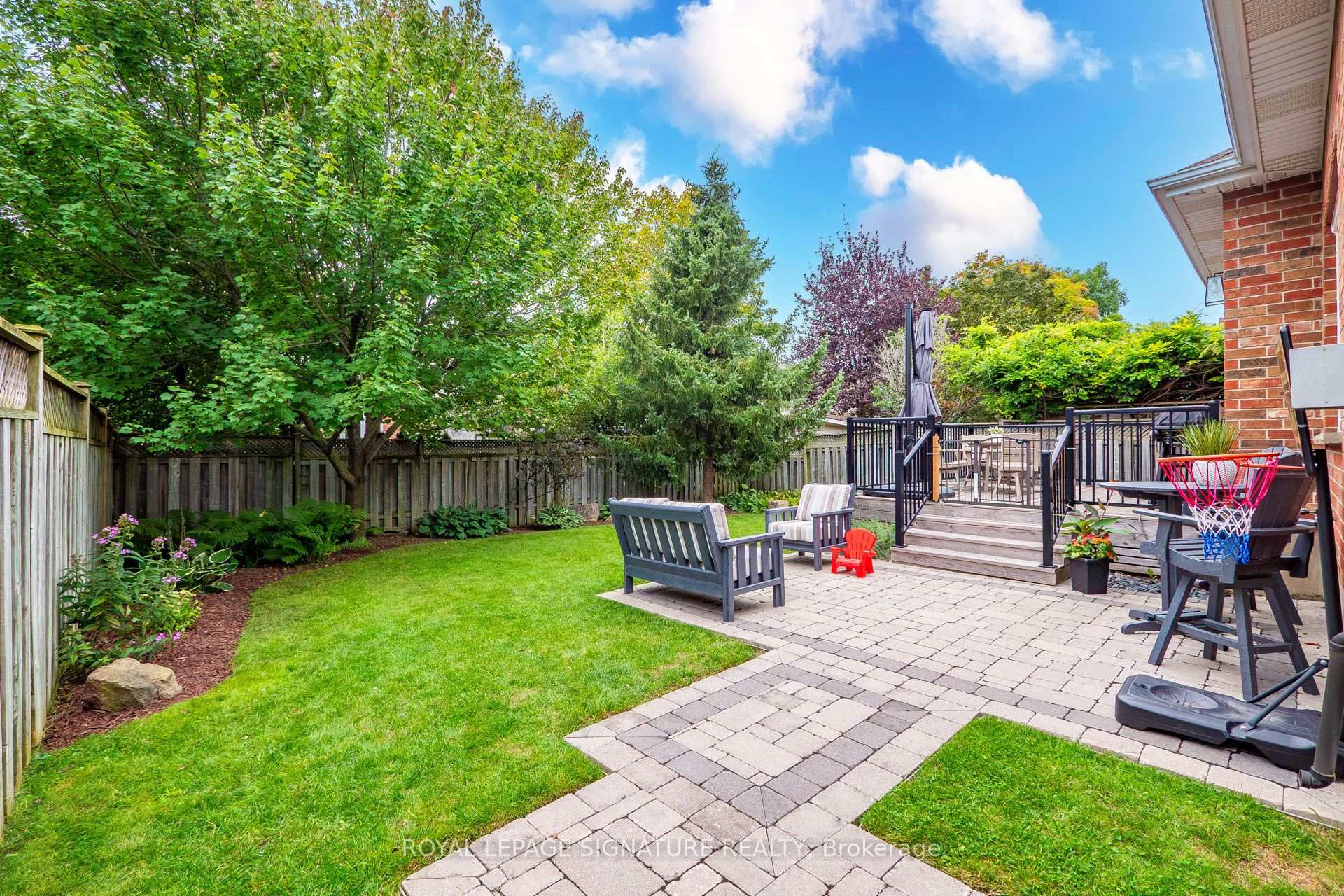 Photo 52 of 16 Pine Ridge Drive, Guelph, Pineridge/Westminster Woods — HOMEH